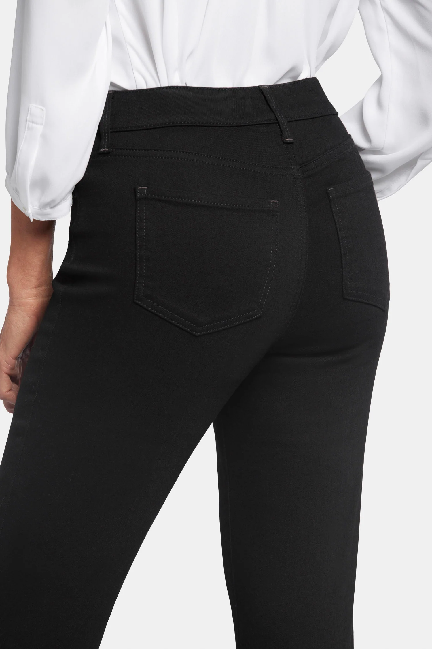 130-ellison-straight-jeans-black-1.webp