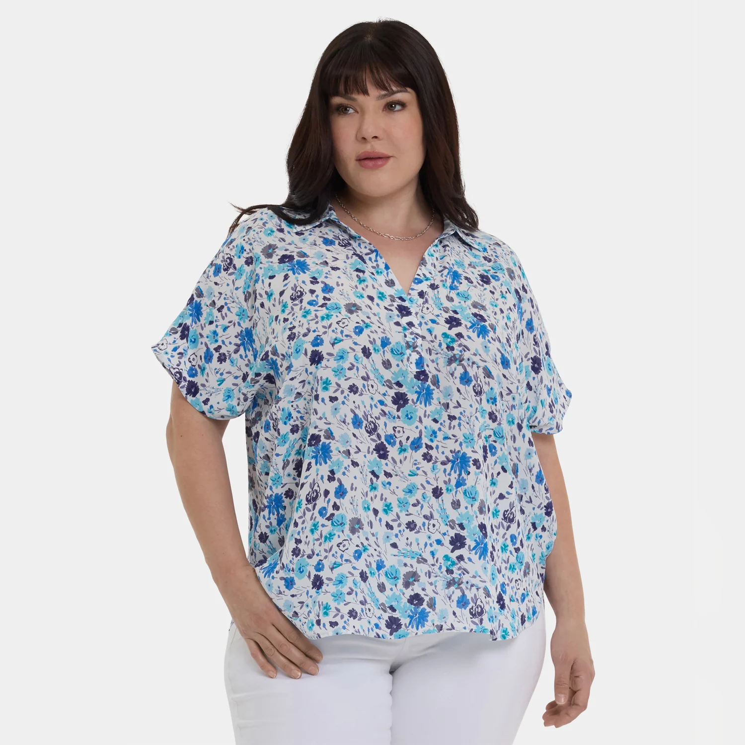 13258-becky-short-sleeved-blouse-in-plus-size-jimena-garden-1.webp