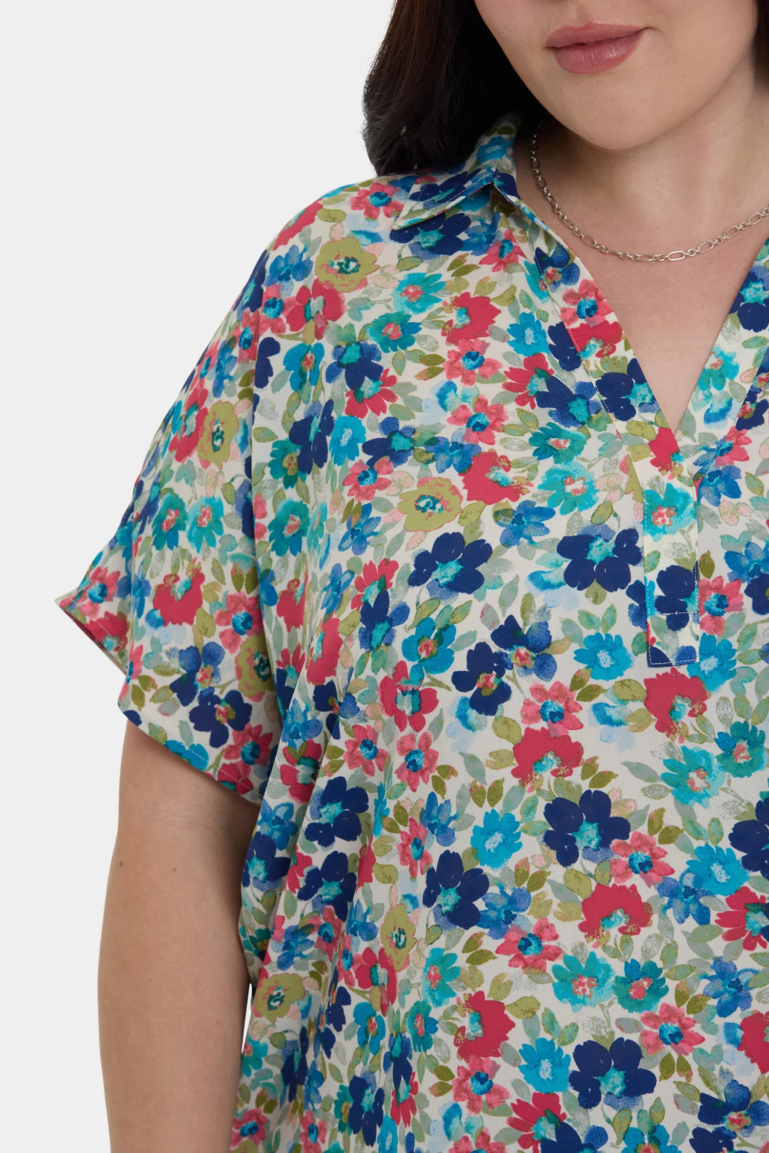 13379-becky-short-sleeved-blouse-in-plus-size-cala-gracio-1.webp