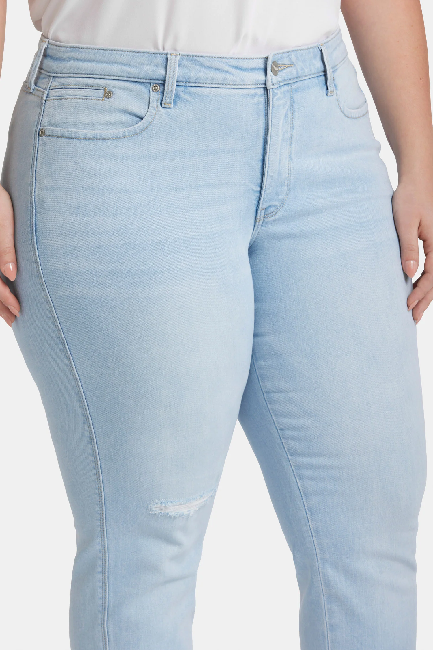 13439-stella-tapered-ankle-jeans-in-plus-size-estrella-1.webp
