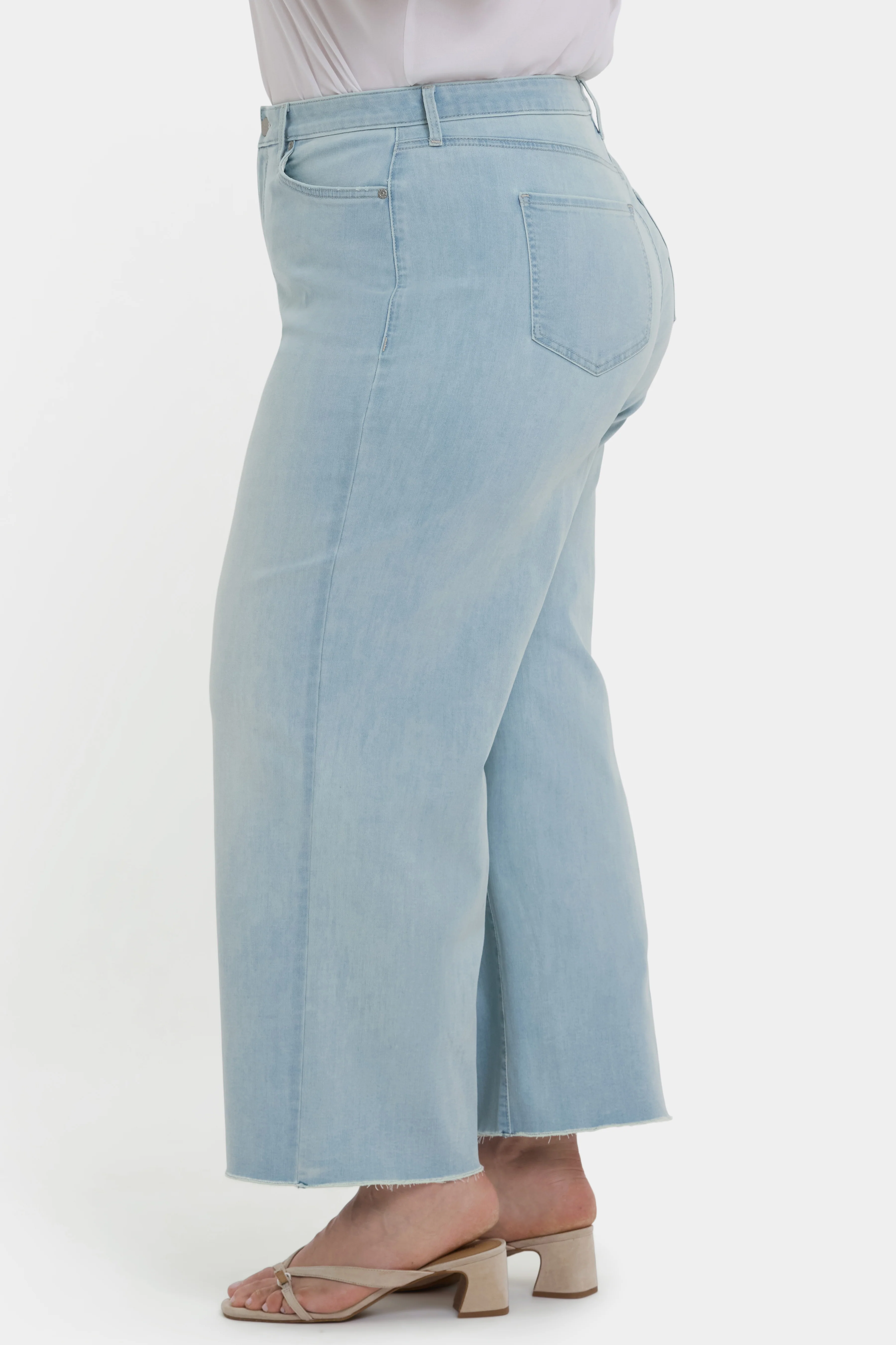 13588-brodi-wide-leg-ankle-jeans-in-plus-size-clear-waters-1.webp