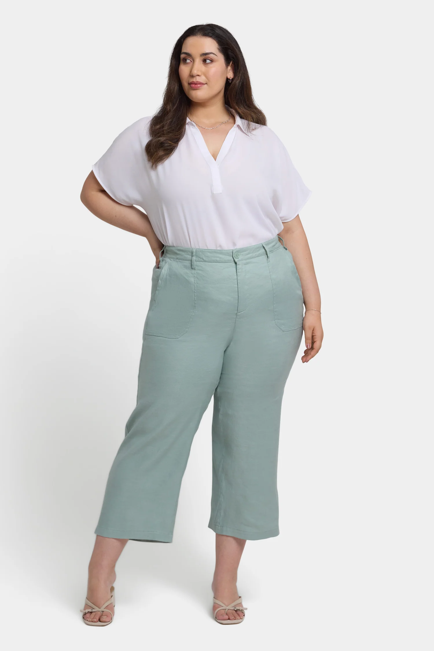 Wide Leg Cargo Capri Pants In Plus Size - Tomatillo