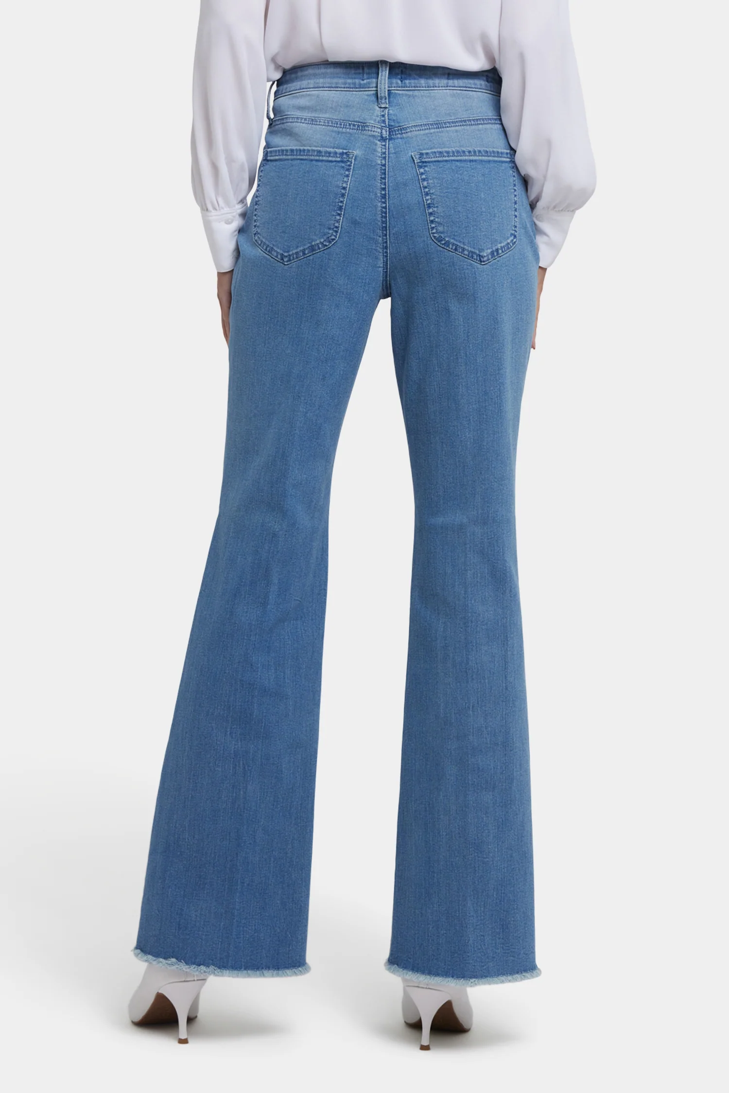 1379-ava-flared-jeans-vendome-water-1.webp