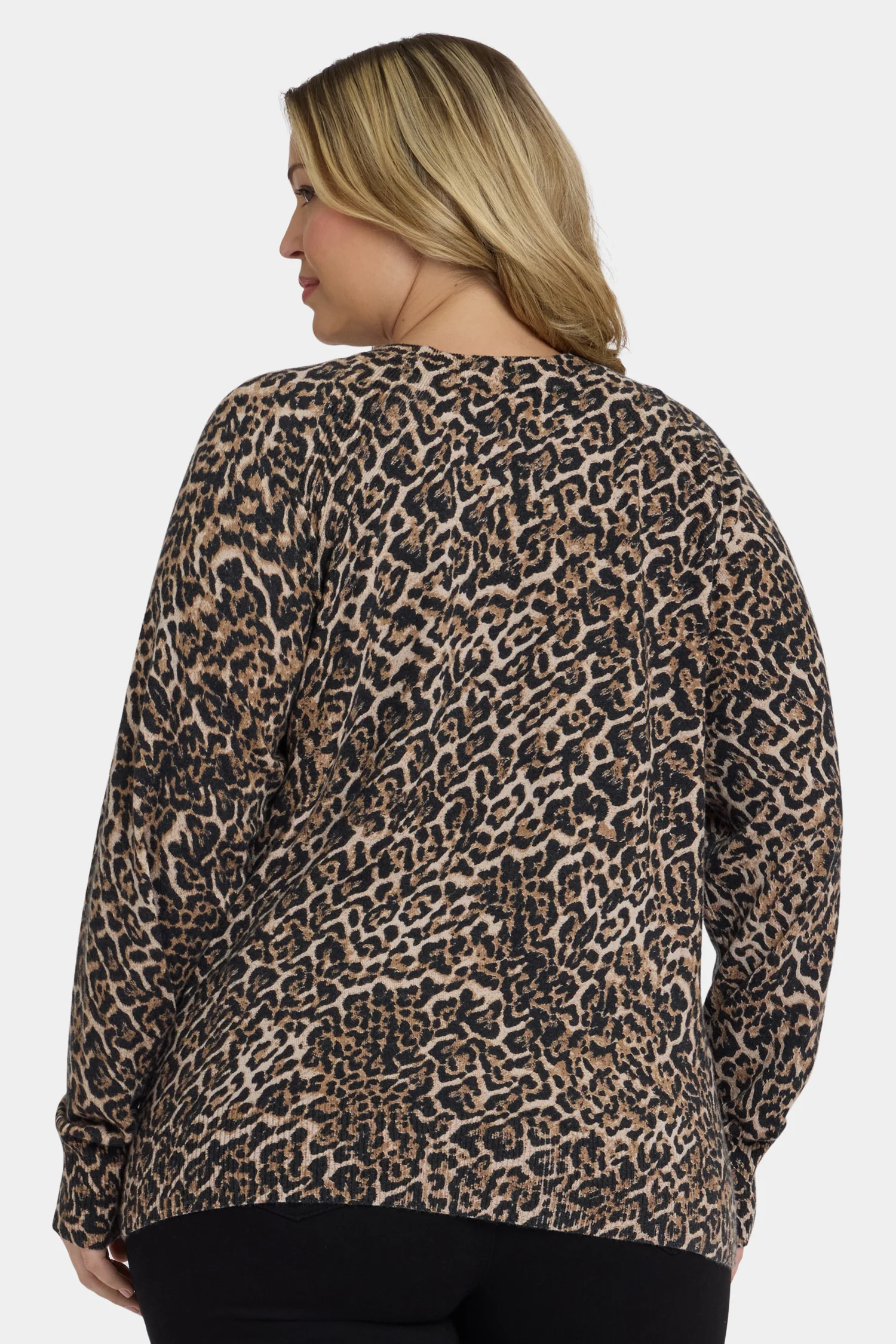 Cheetah Crewneck Sweater In Plus Size - Onyx Cheetah