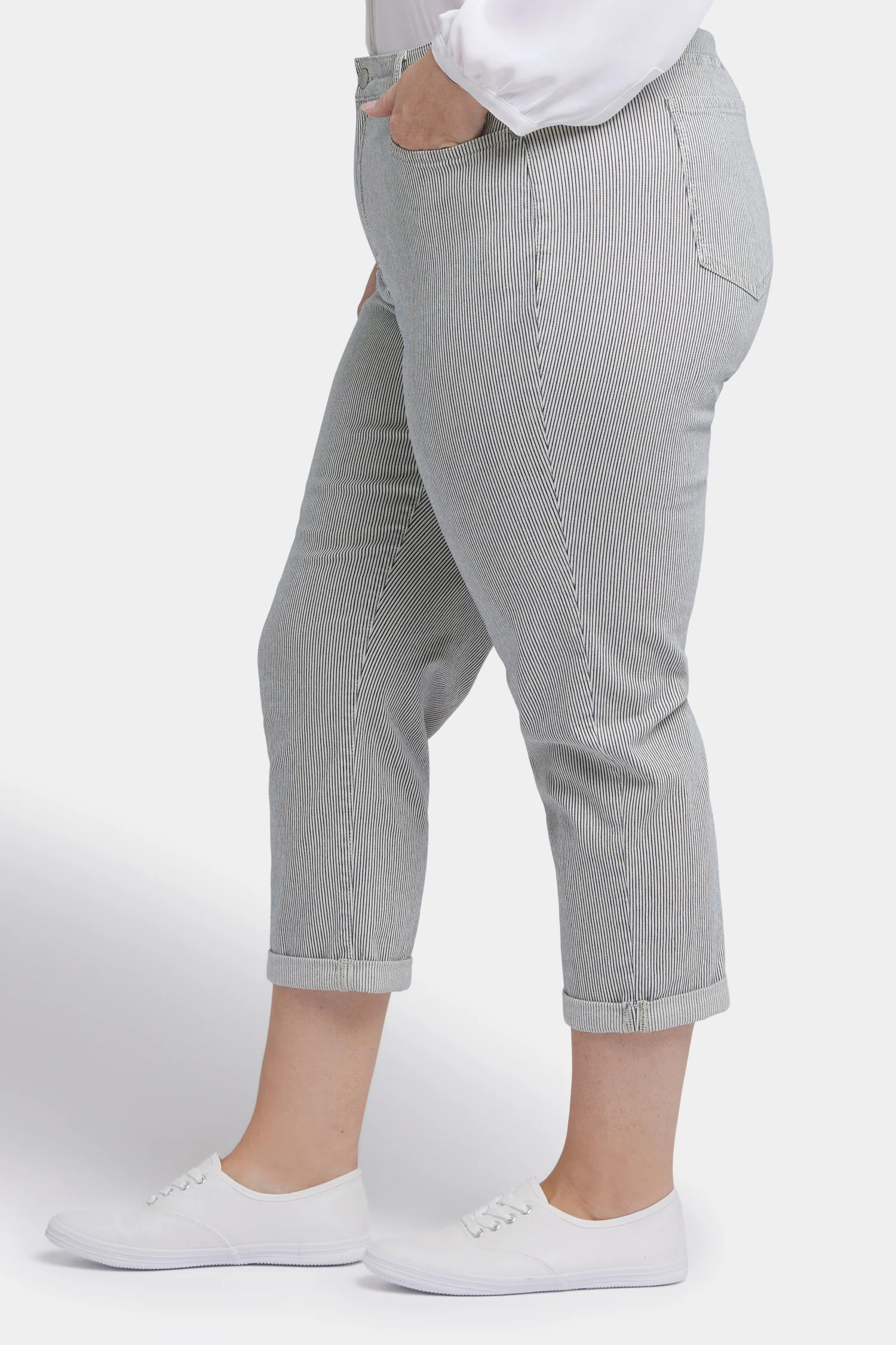 13923-chloe-skinny-capri-jeans-in-plus-size-luarca-stripe-1.webp