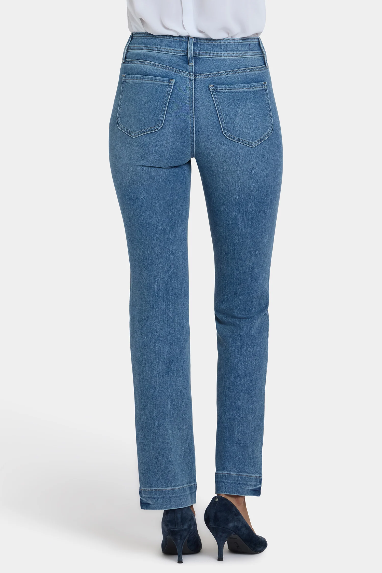 14335-marilyn-straight-jeans-in-petite-bastille-sea-1.webp