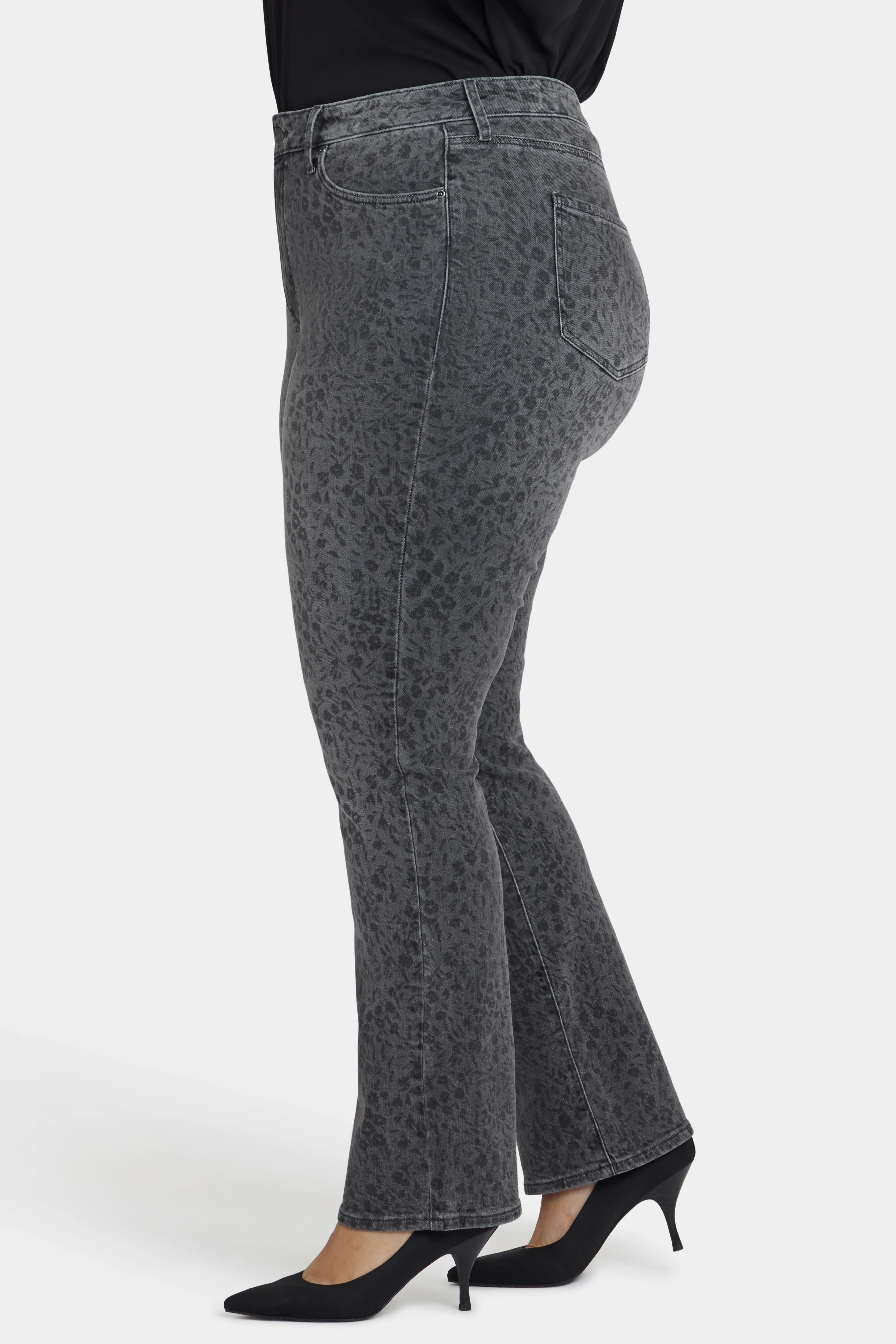 14563-marilyn-straight-jeans-in-plus-size-grey-daniela-ditsy-1.webp