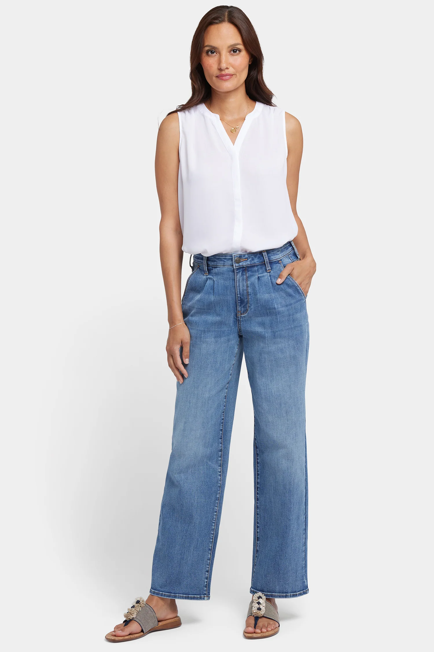 14870-relaxed-trouser-jeans-in-petite-barcelona-breeze-1.webp