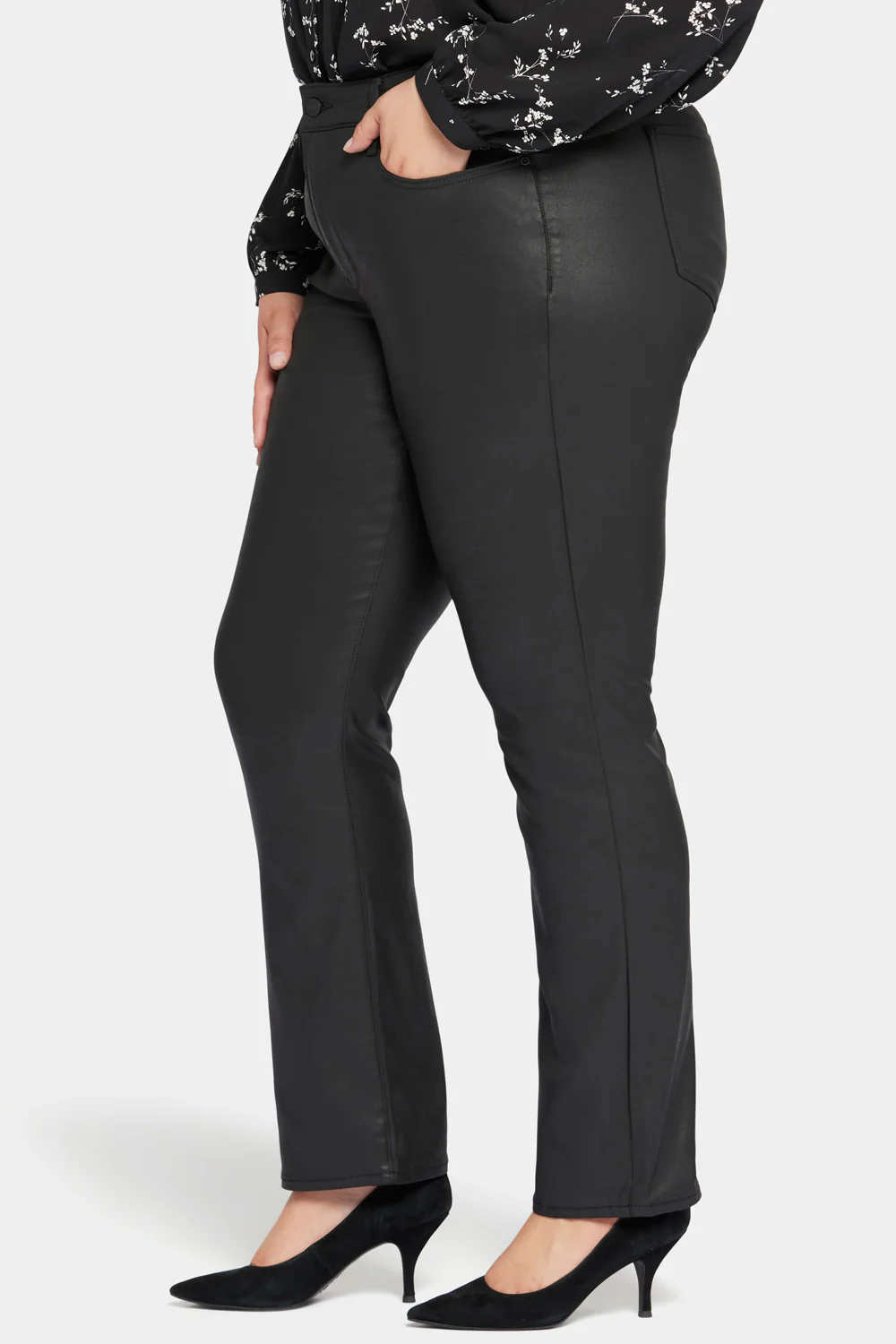 15583-coated-marilyn-straight-jeans-in-plus-size-black-coated-1.webp