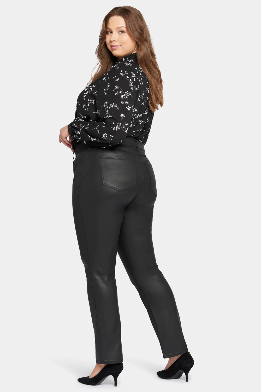 15583-coated-marilyn-straight-jeans-in-plus-size-black-coated-1.webp