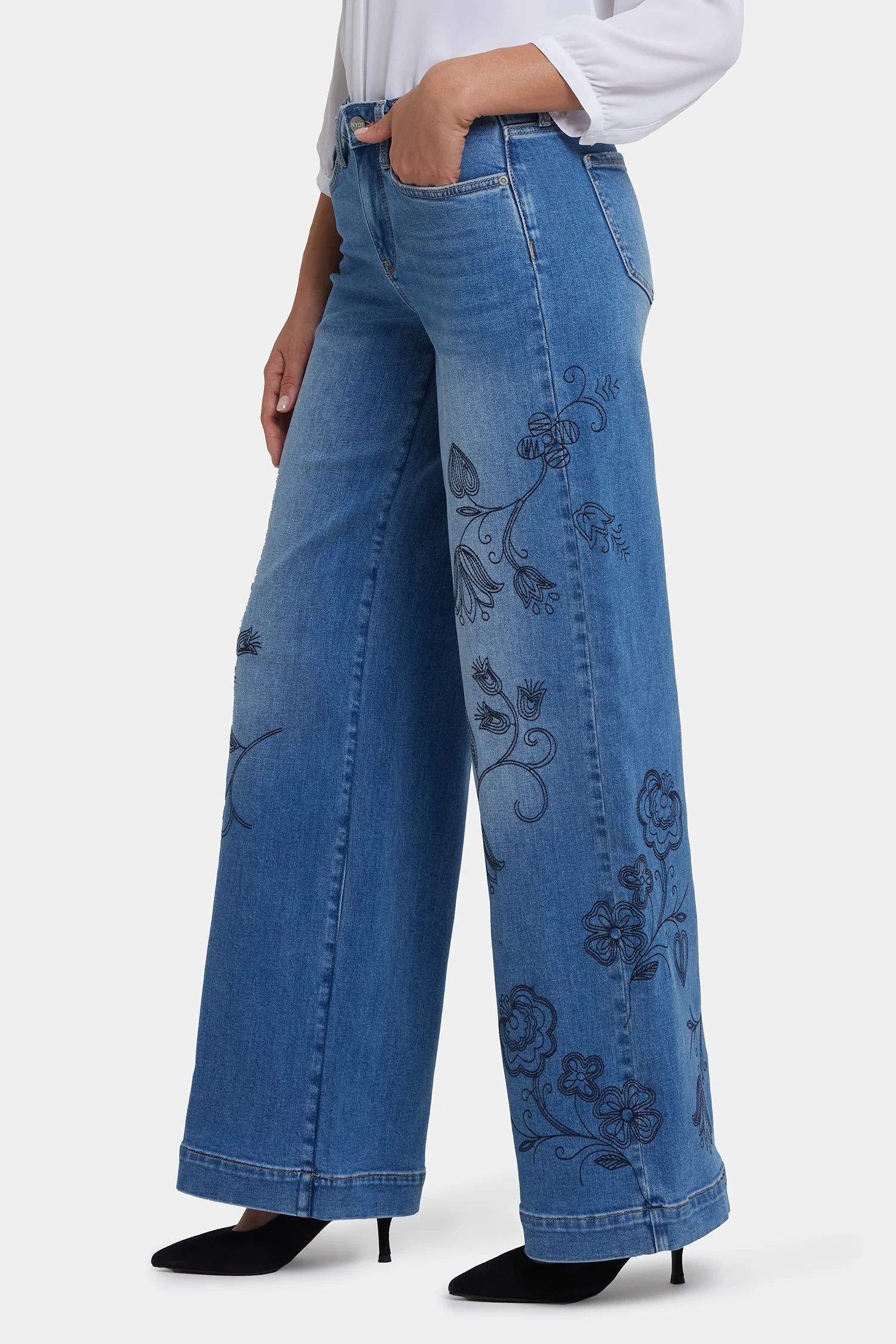 15834-teresa-wide-leg-jeans-in-petite-water-canyon-1.webp