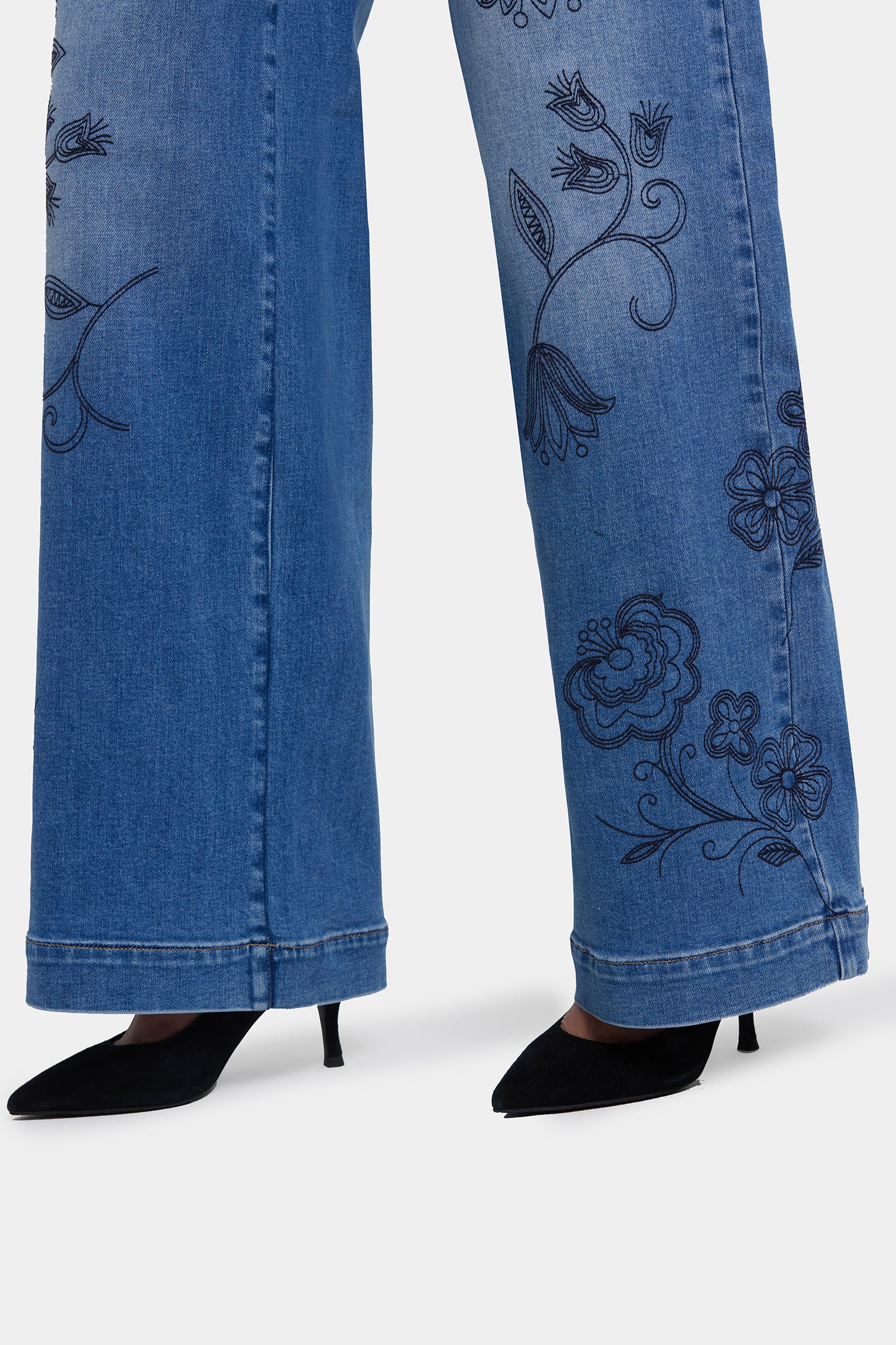 15834-teresa-wide-leg-jeans-in-petite-water-canyon-1.webp