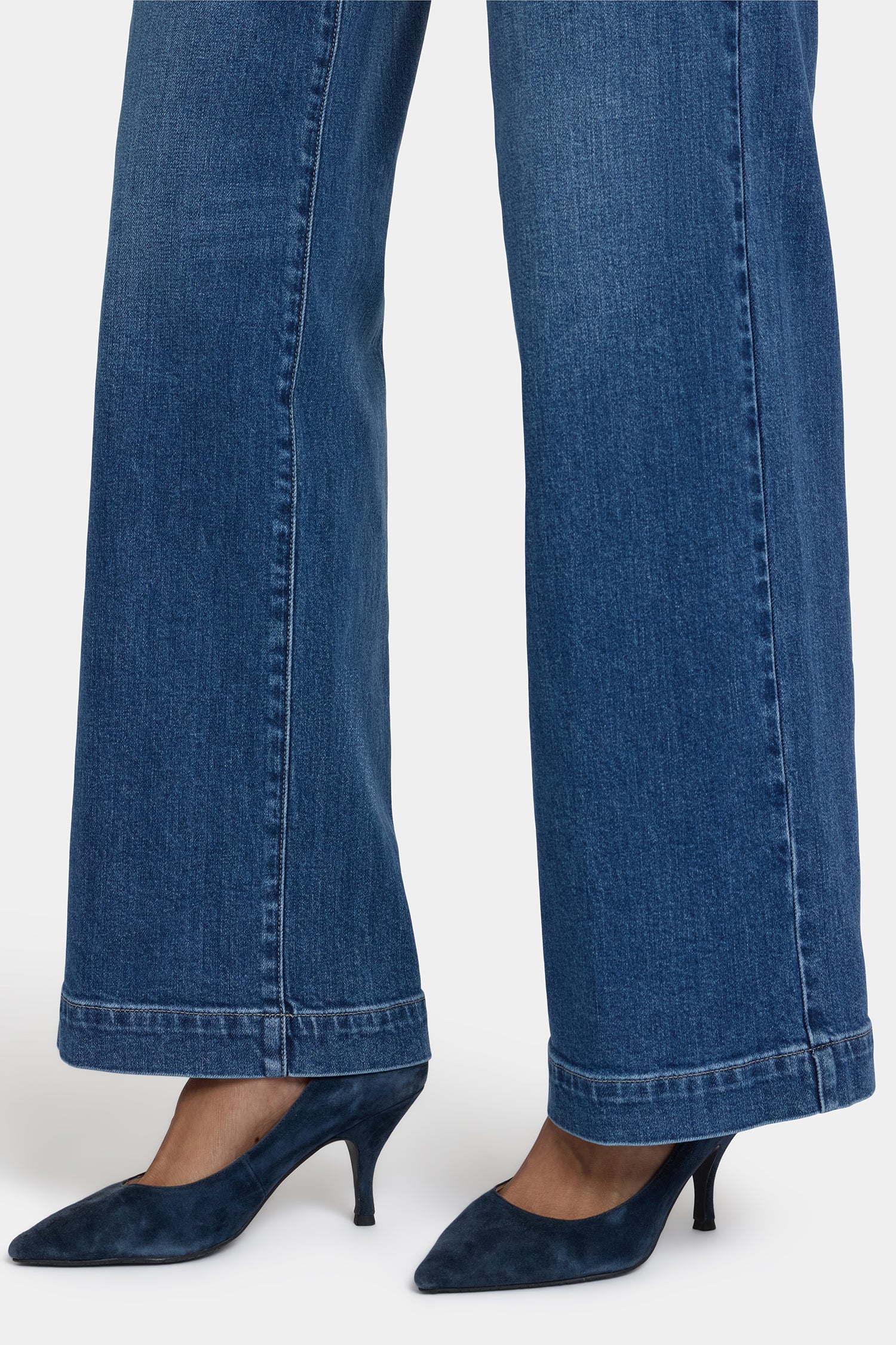 15995-teresa-wide-leg-jeans-in-petite-lake-notre-dame-1.webp