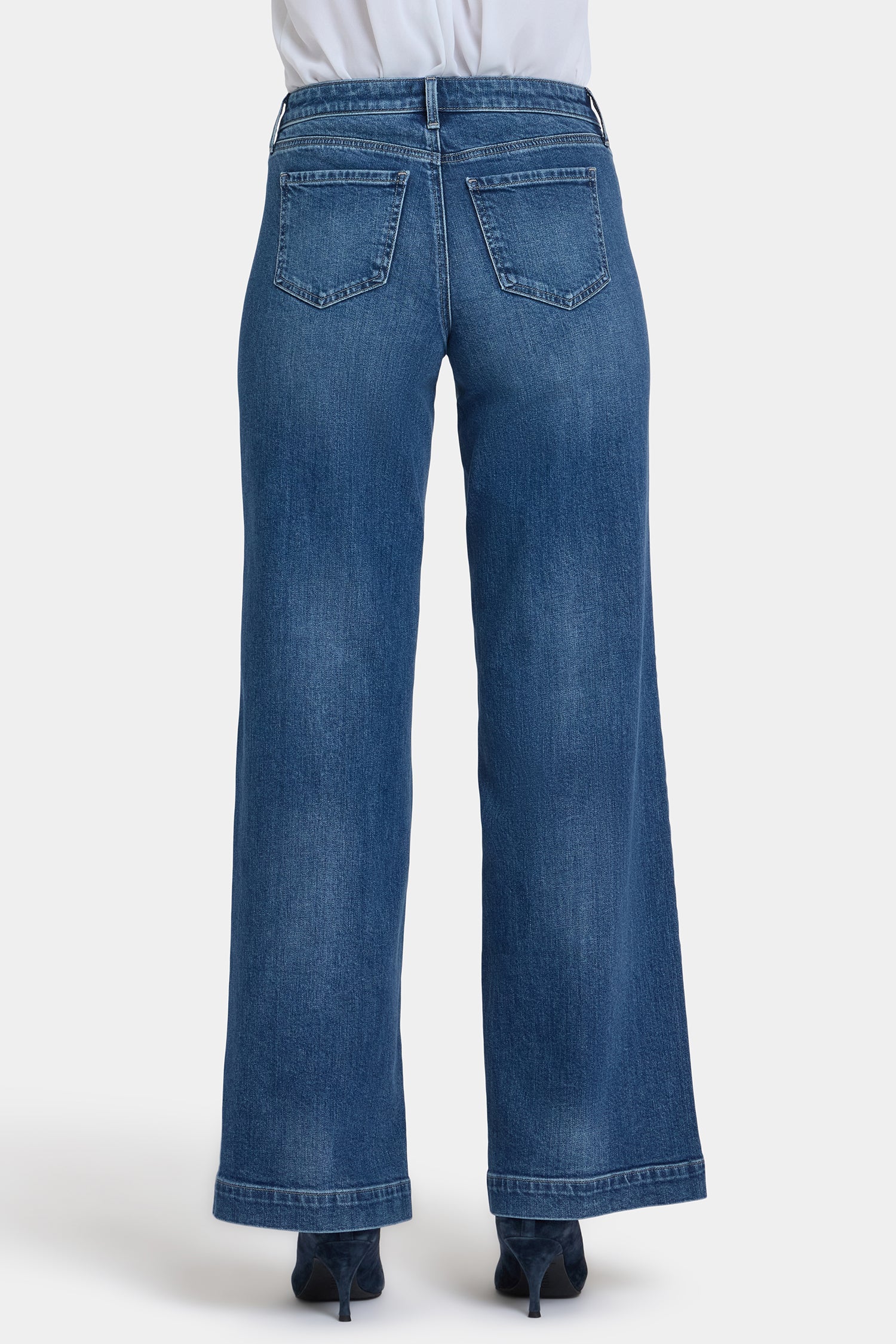 15995-teresa-wide-leg-jeans-in-petite-lake-notre-dame-1.webp