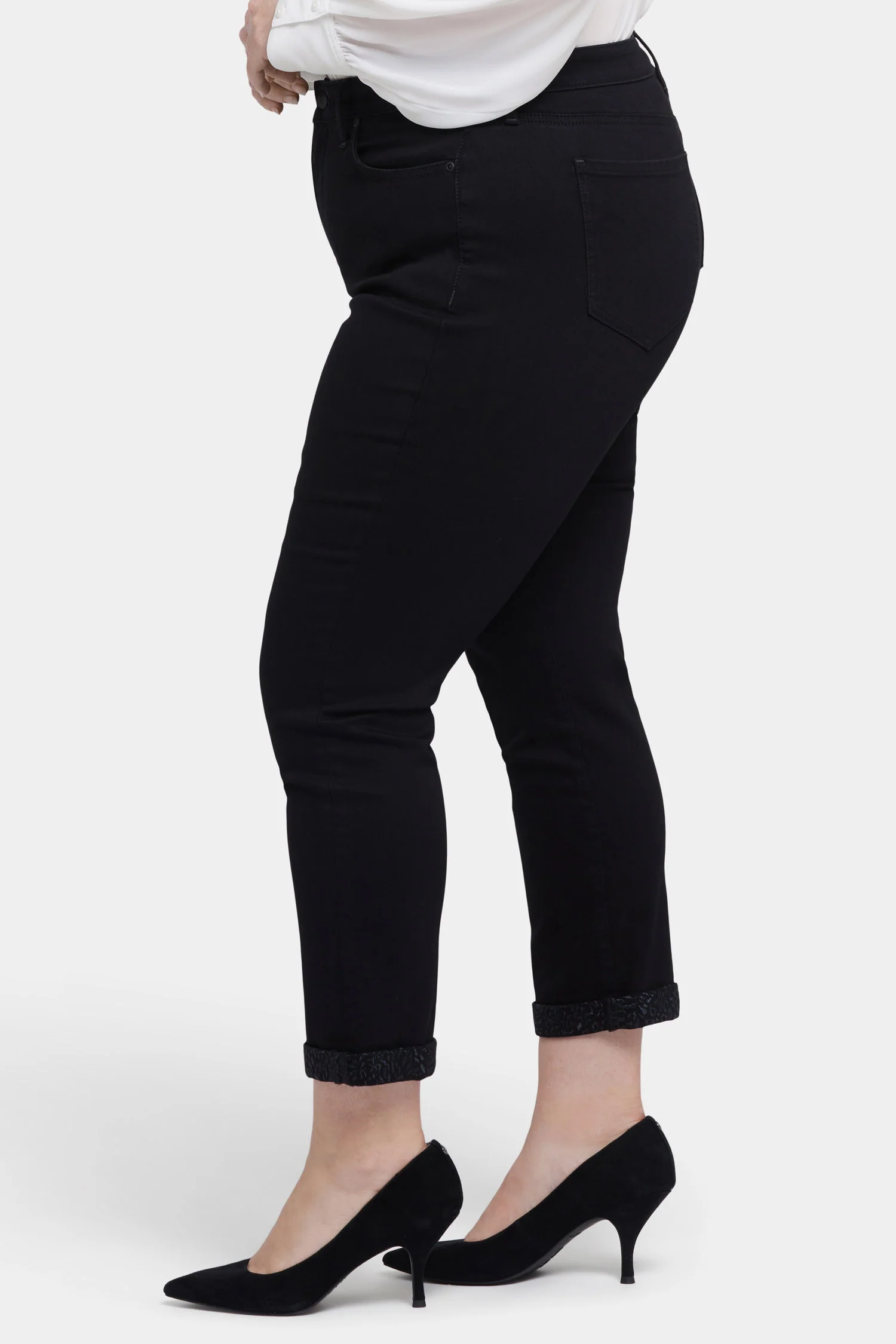 16163-sheri-slim-ankle-jeans-in-plus-size-black-rinse-1.webp
