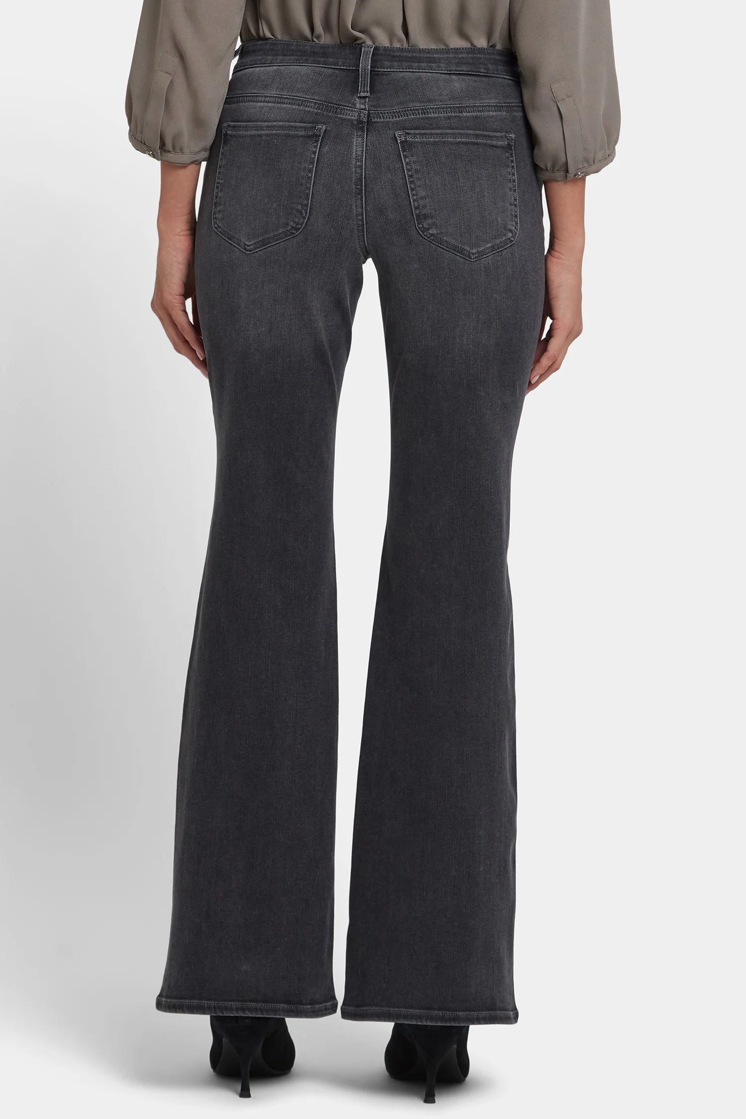 1679-ava-flared-jeans-gloomy-marais-1.webp