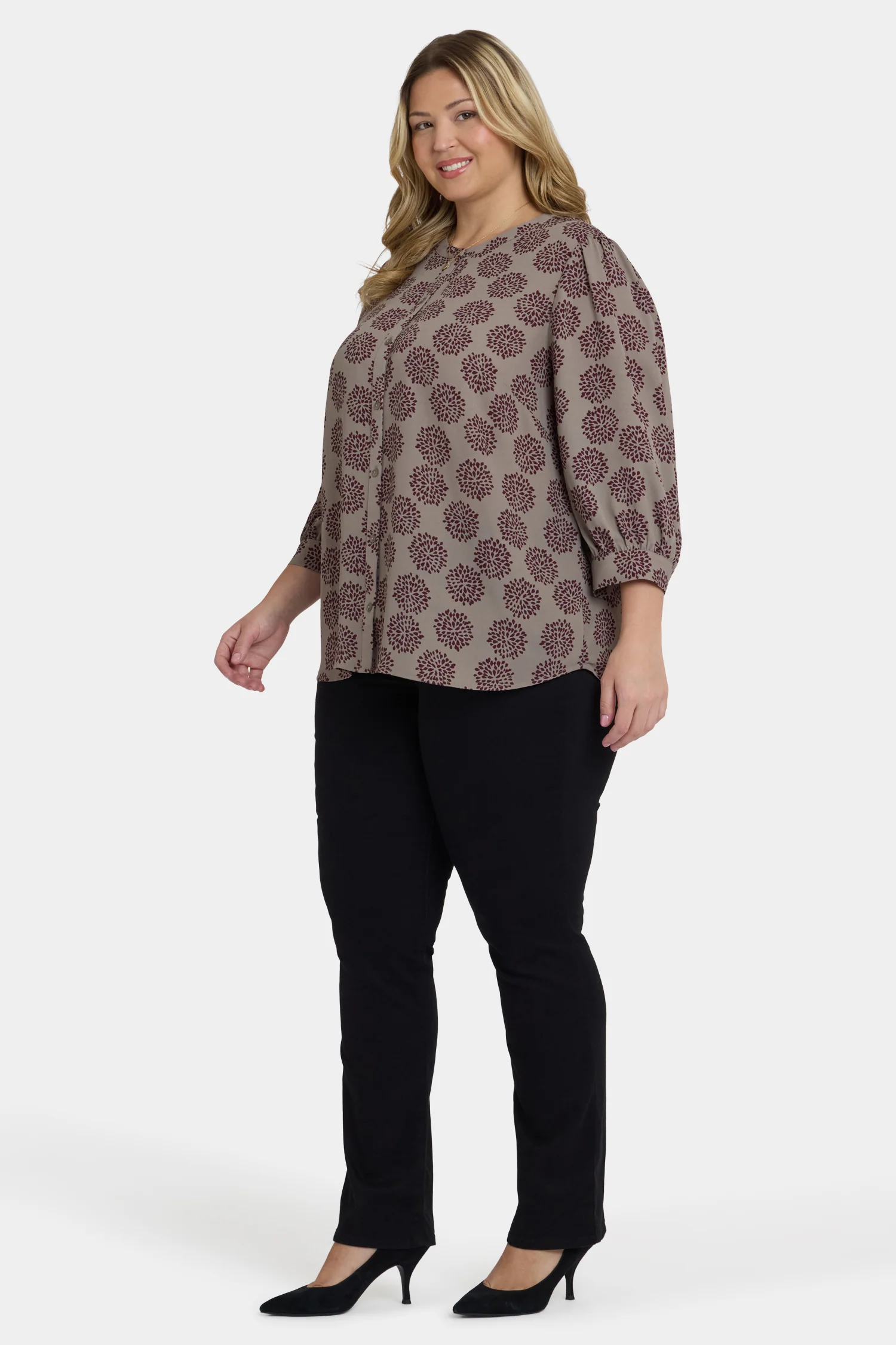 17604-bonnie-blouse-in-plus-size-valenton-1.webp