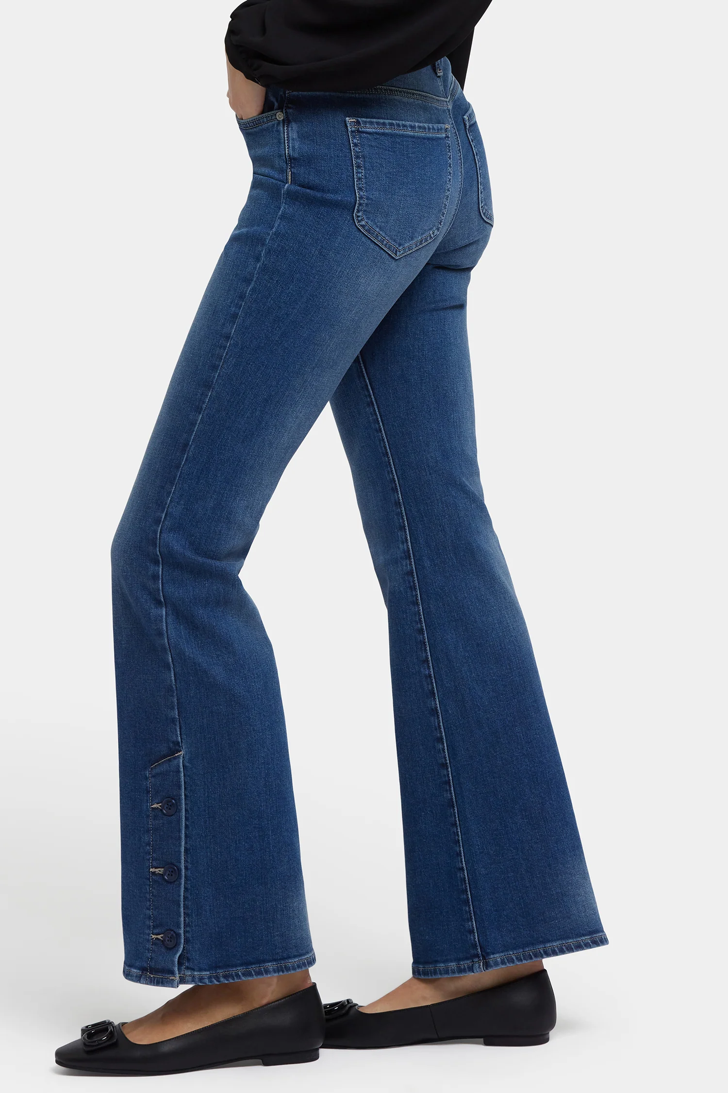 1913-ava-flared-jeans-lake-notre-dame-1.webp