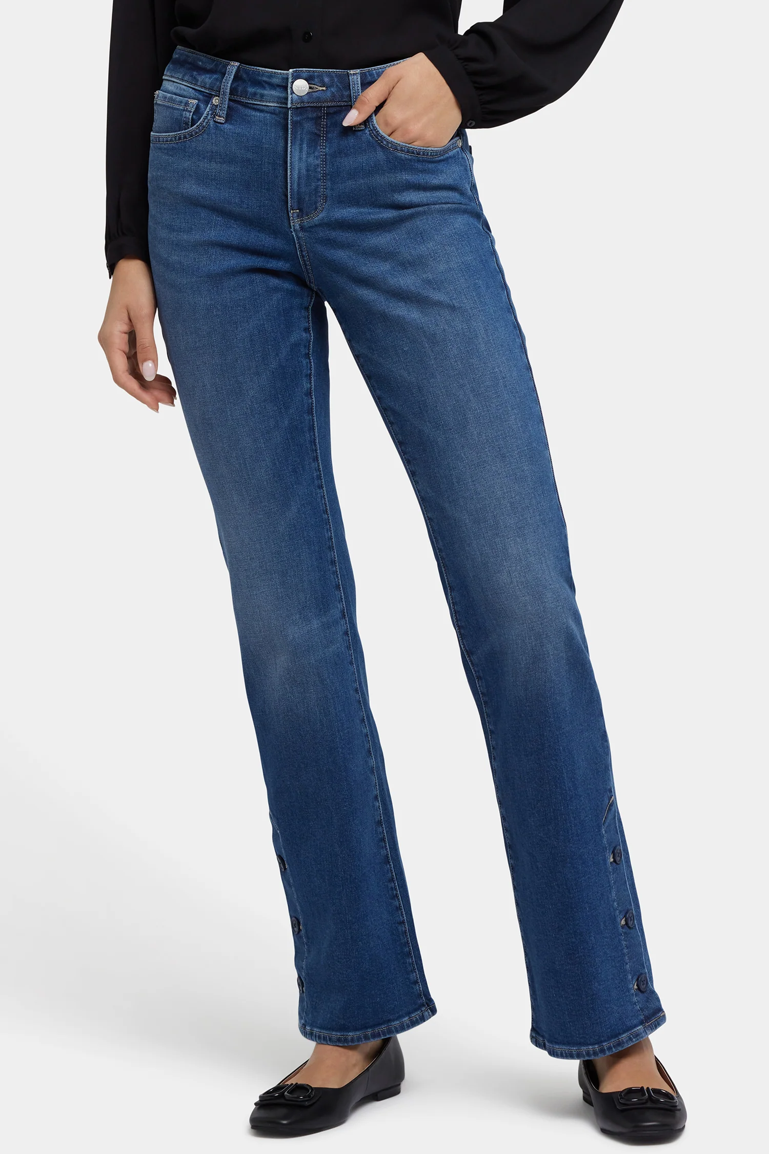 1913-ava-flared-jeans-lake-notre-dame-1.webp
