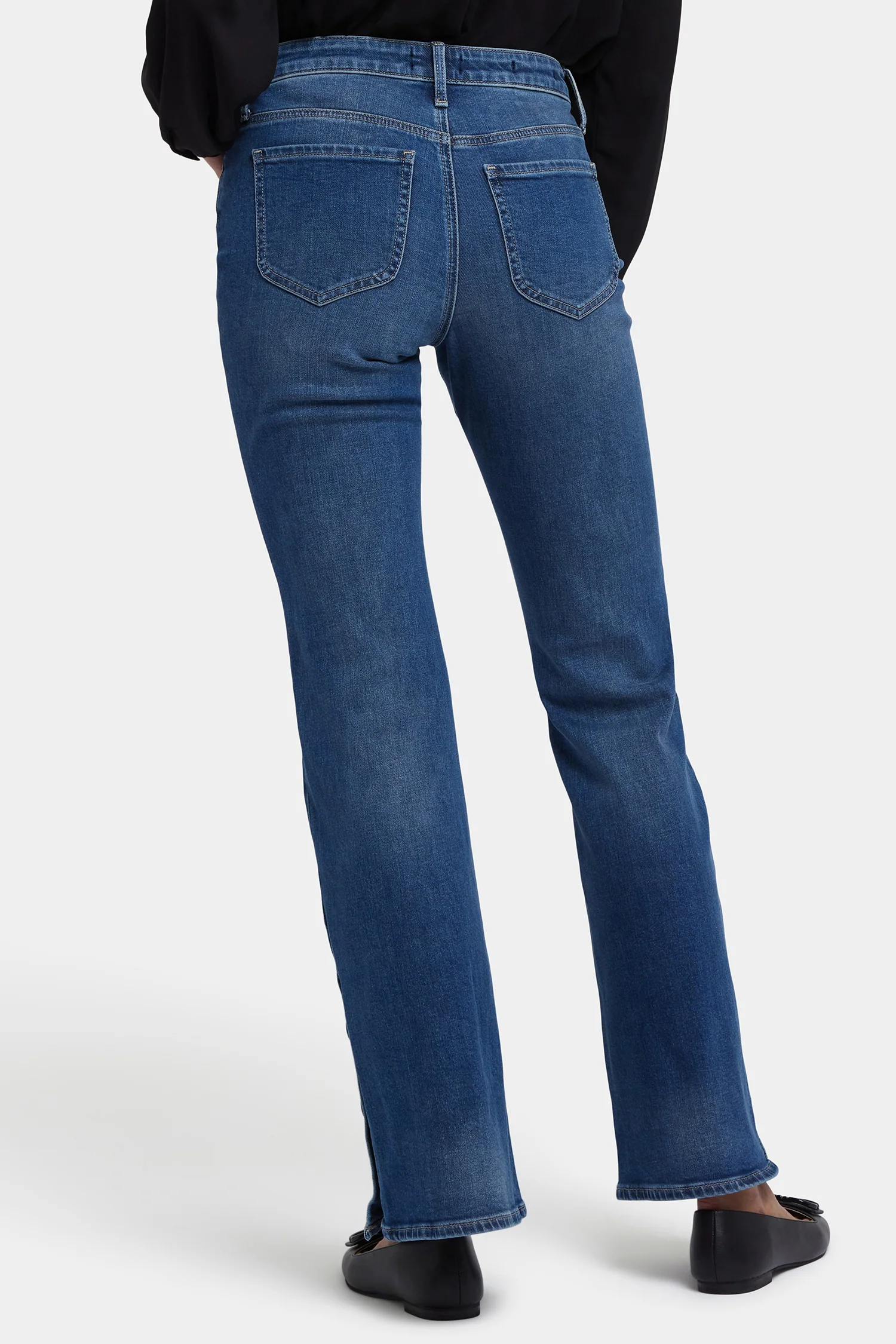 1913-ava-flared-jeans-lake-notre-dame-1.webp