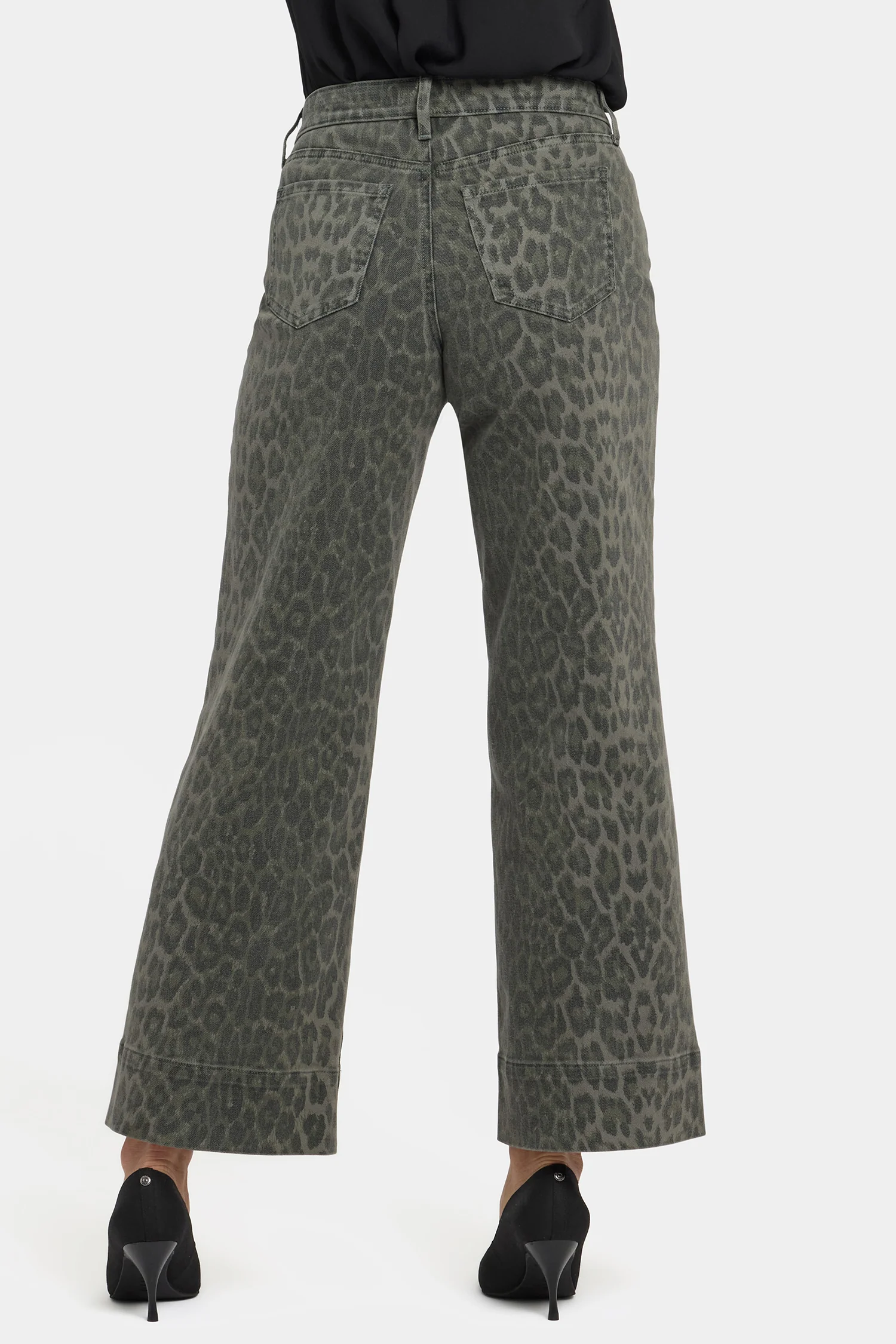 1949-teresa-wide-leg-ankle-jeans-vine-leaf-leopard-1.webp