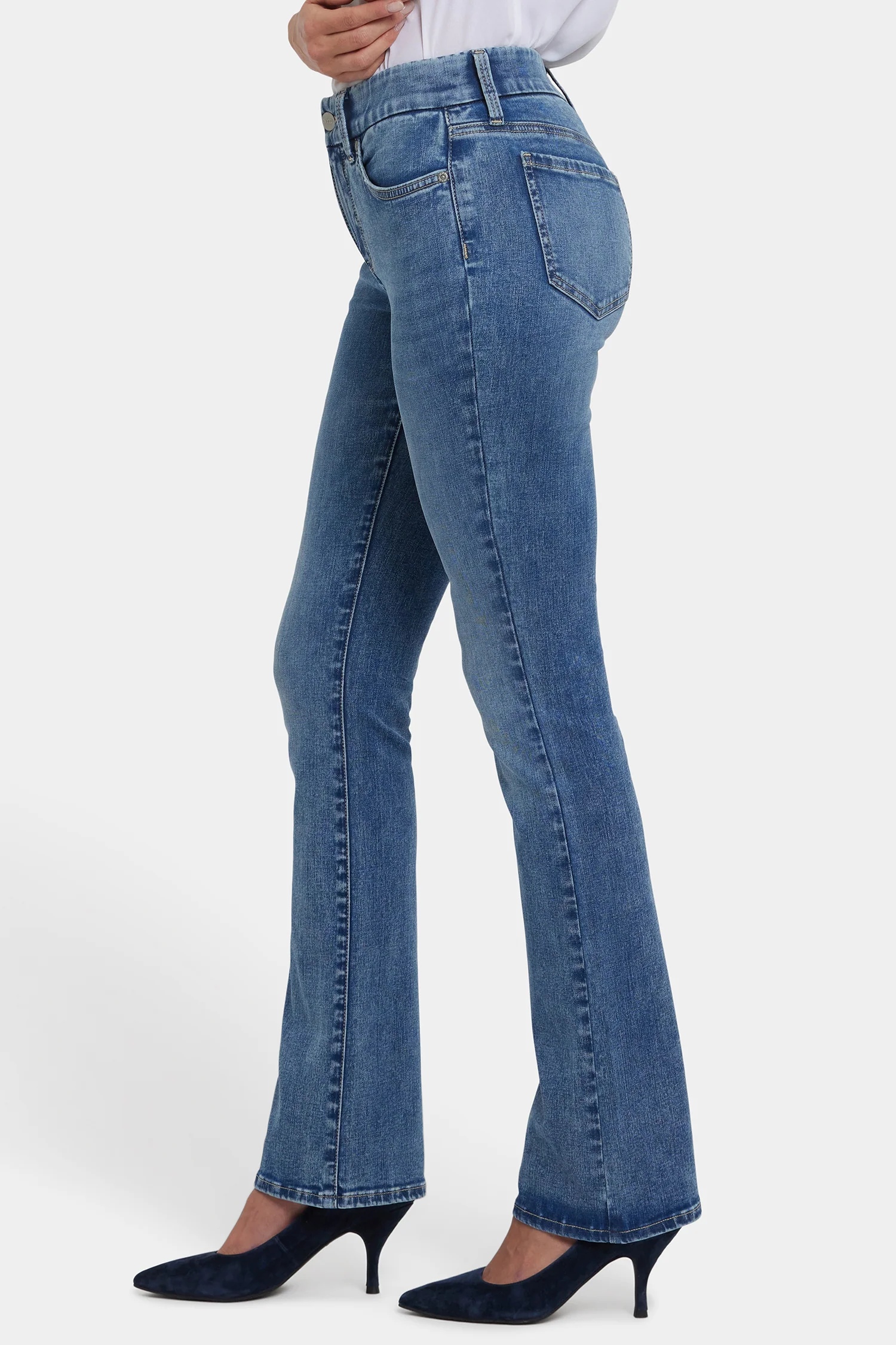 2105-waist-match-barbara-bootcut-jeans-parisian-sky-1.webp