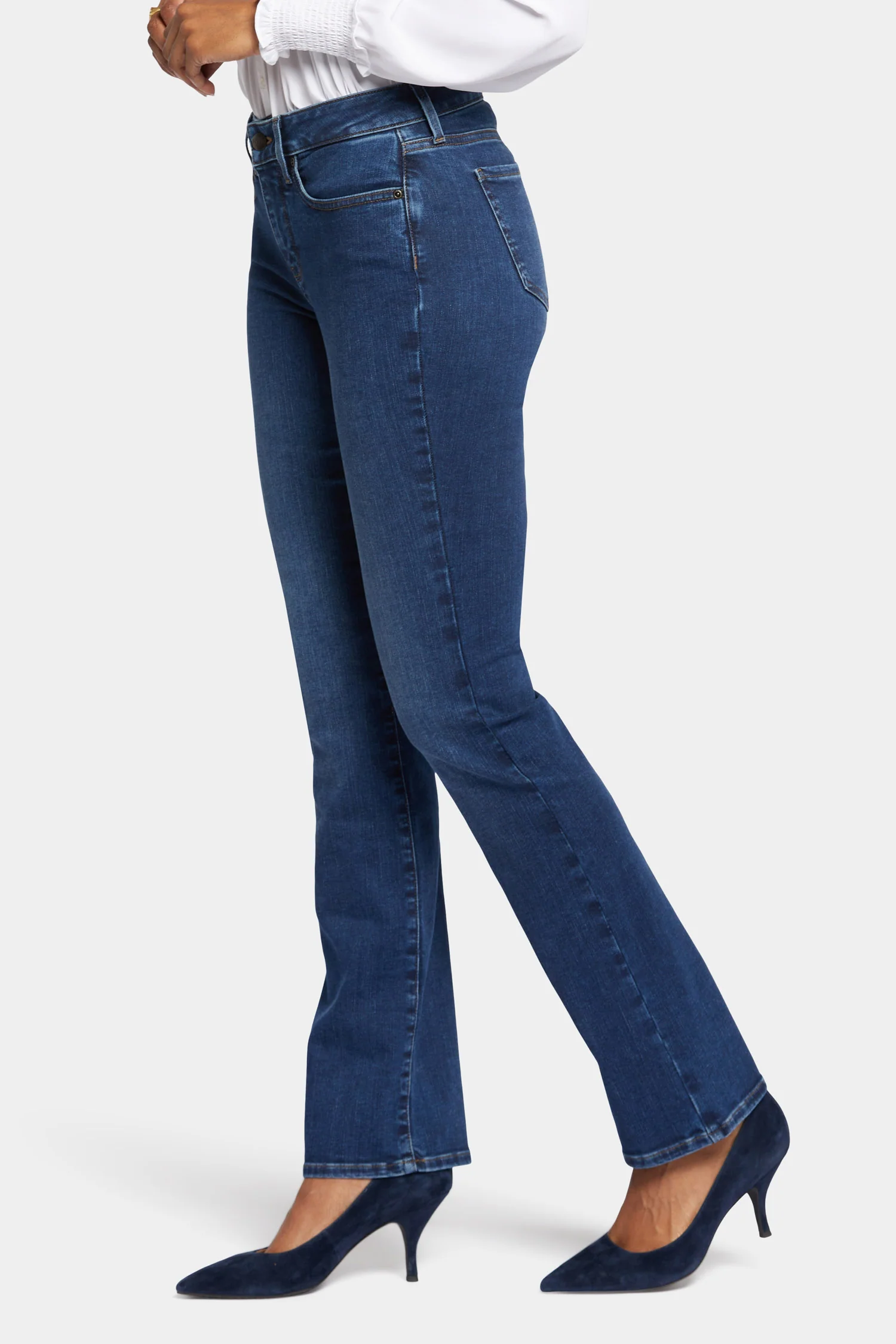 223-barbara-bootcut-jeans-in-petite-cooper-1.webp