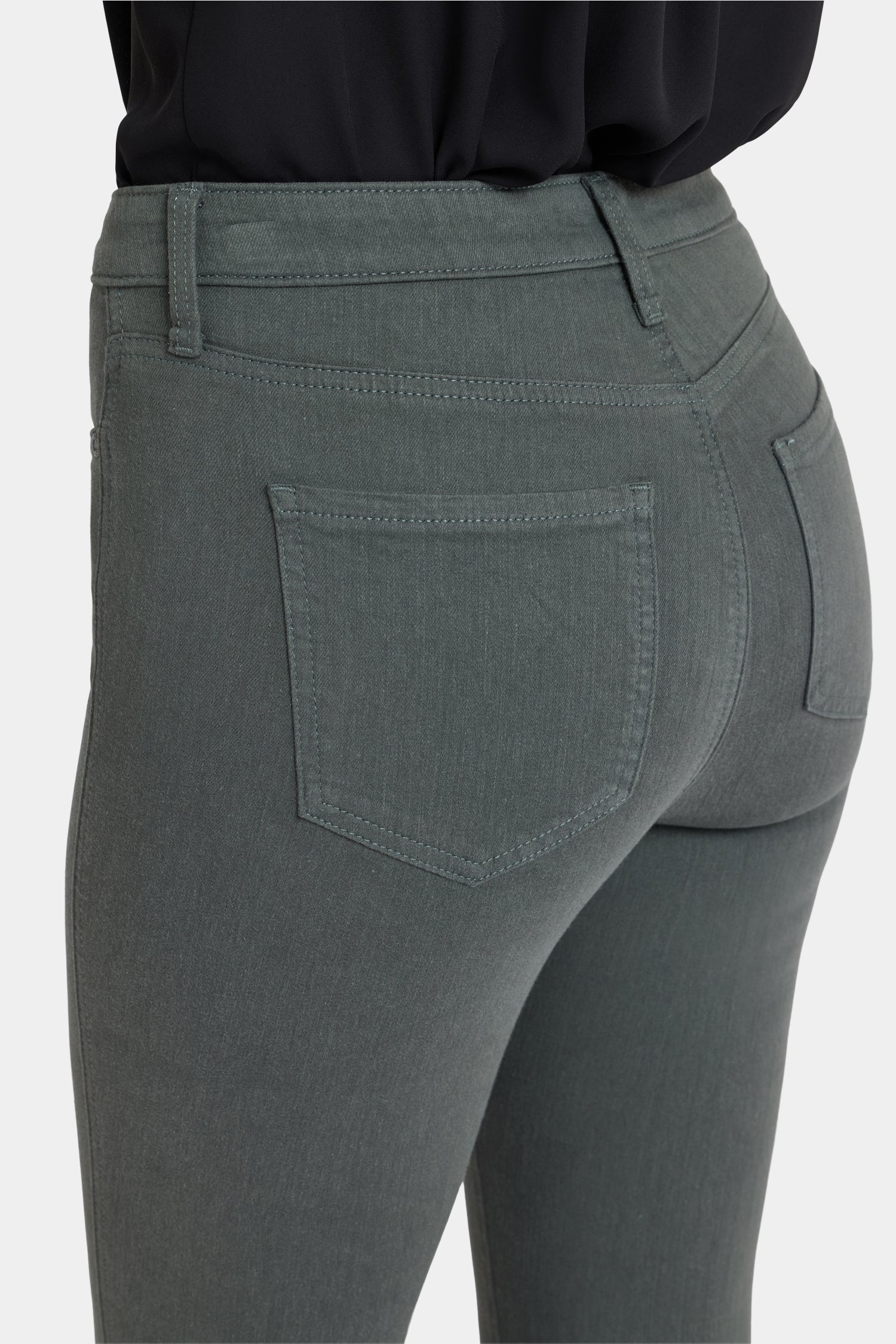 2299-ami-skinny-jeans-true-olive-1.webp