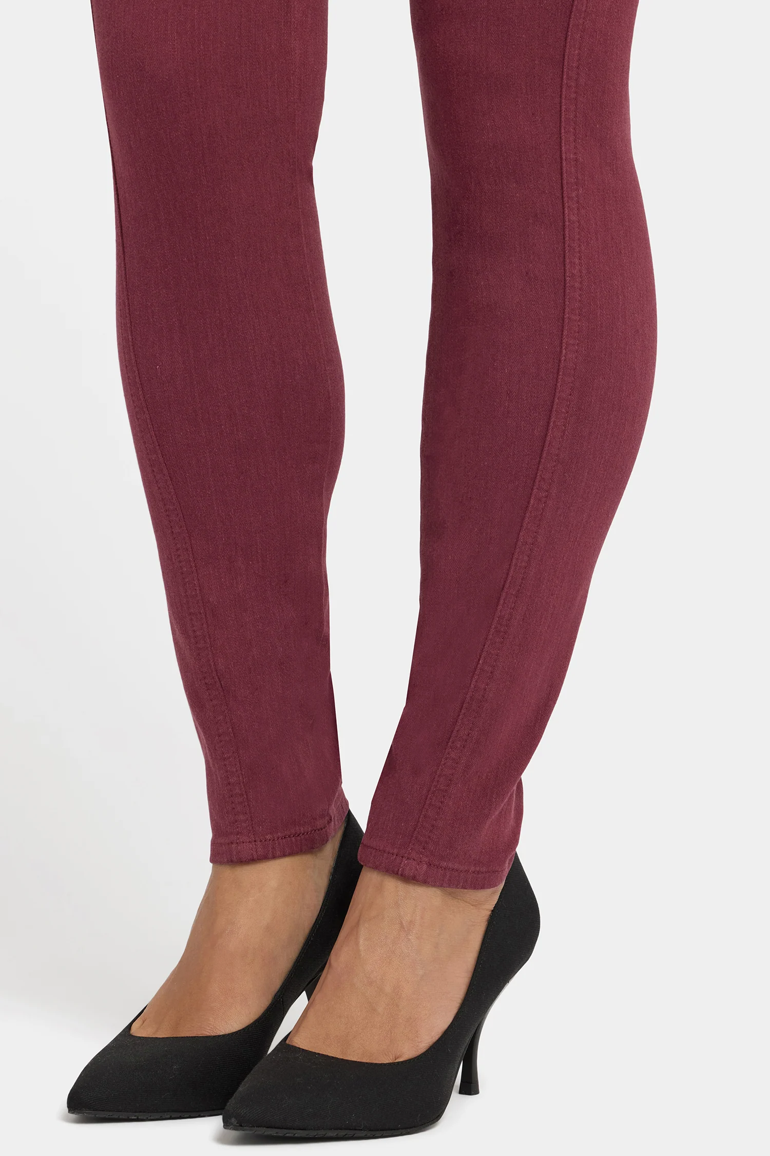 2311-ami-skinny-jeans-true-burgundy-1.webp