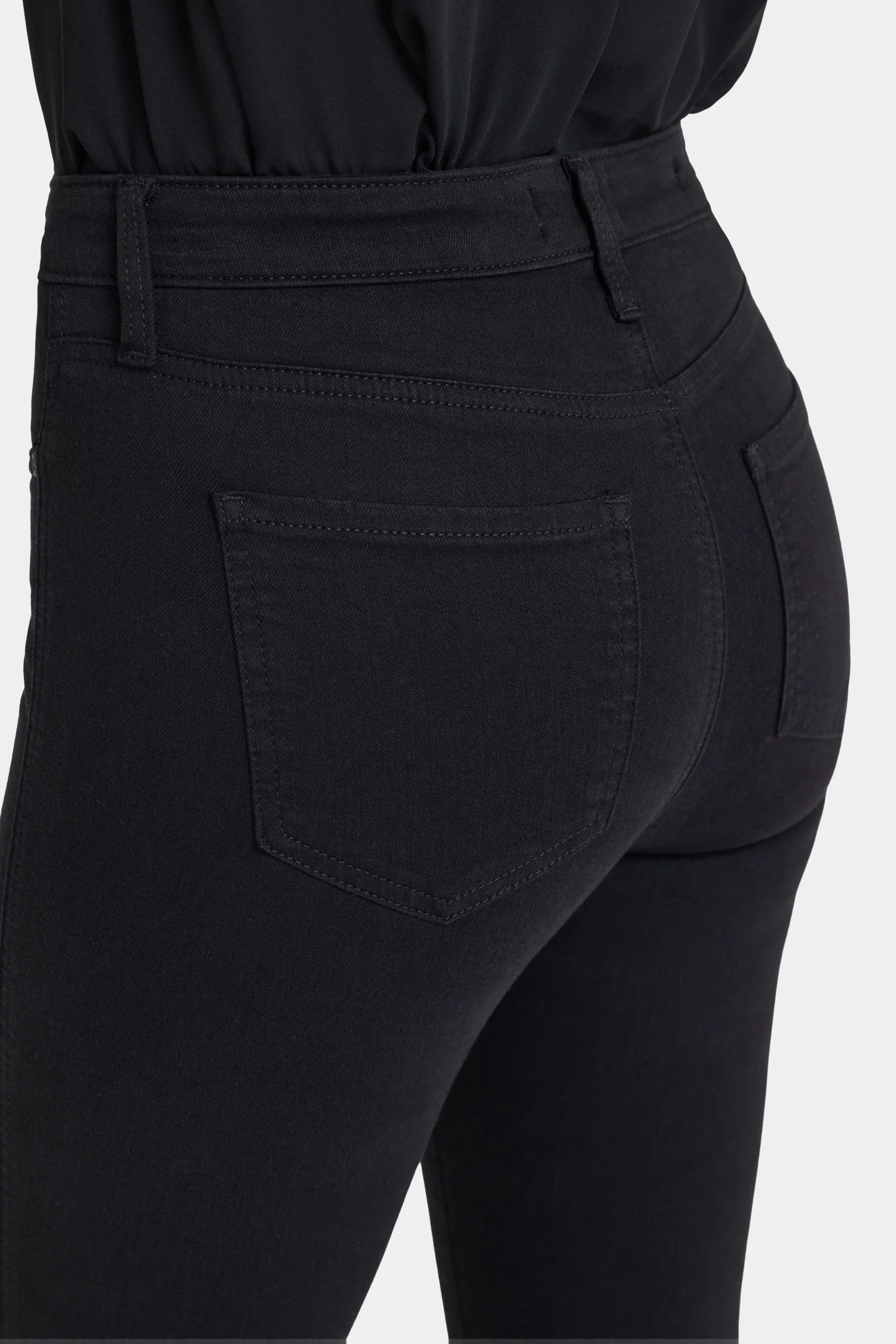 2323-ami-skinny-jeans-black-1.webp