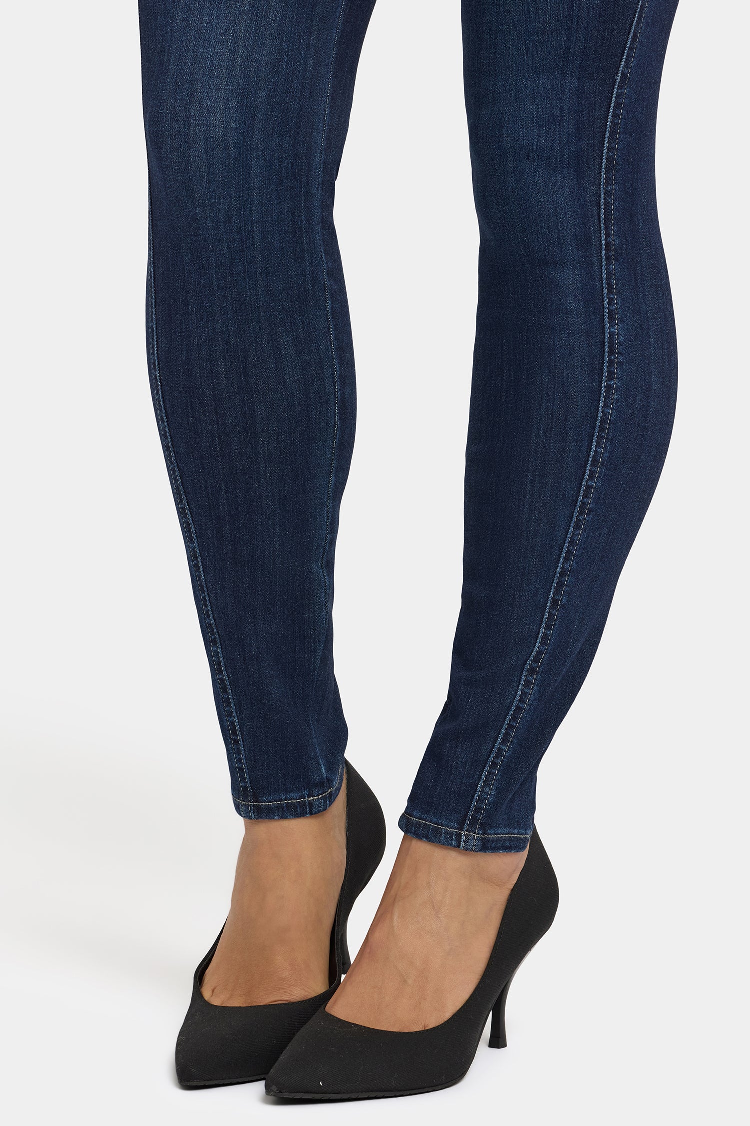 2335-ami-skinny-jeans-midnight-breeze-1.webp