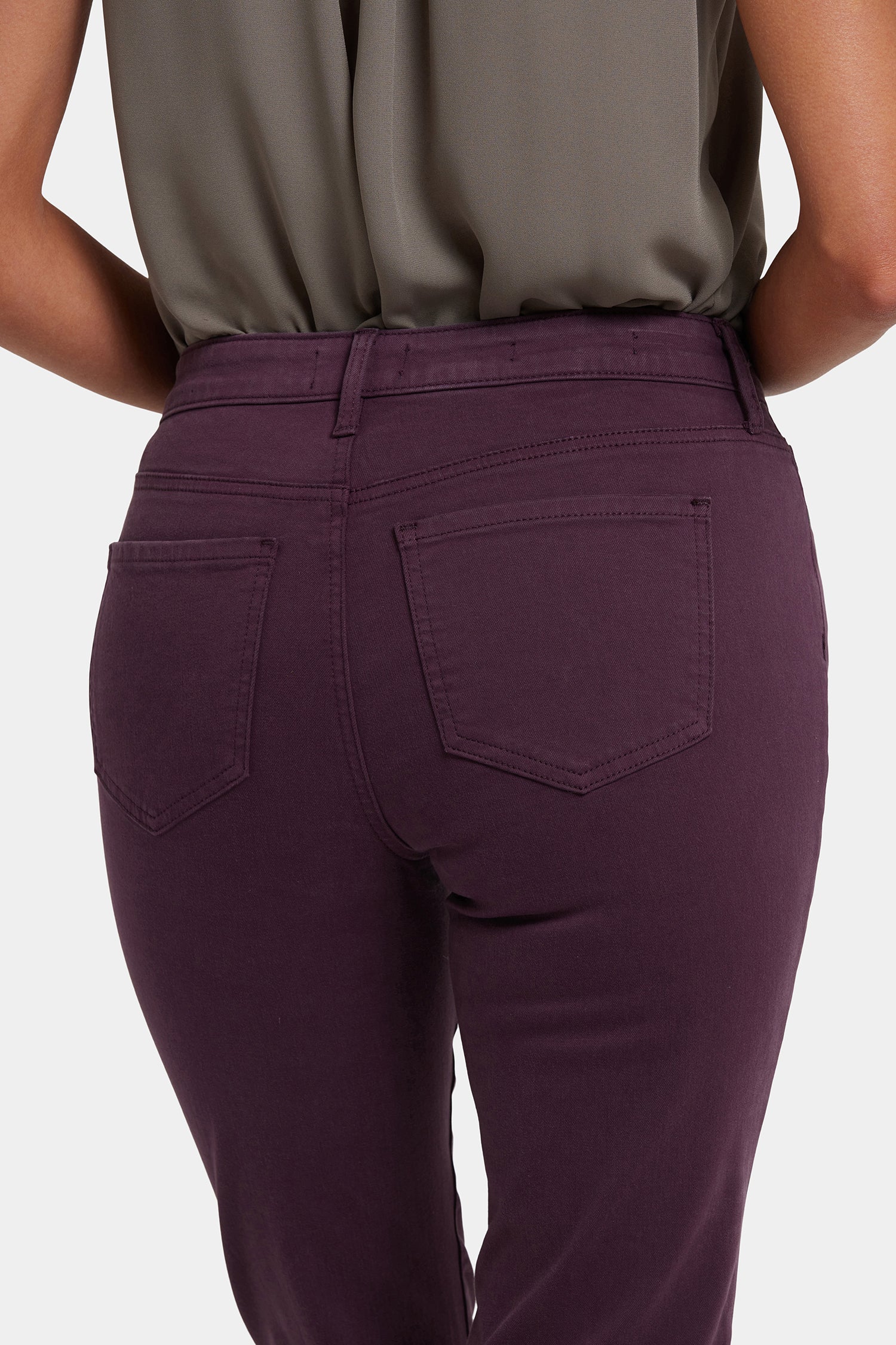 2534-sheri-slim-jeans-fig-1.webp