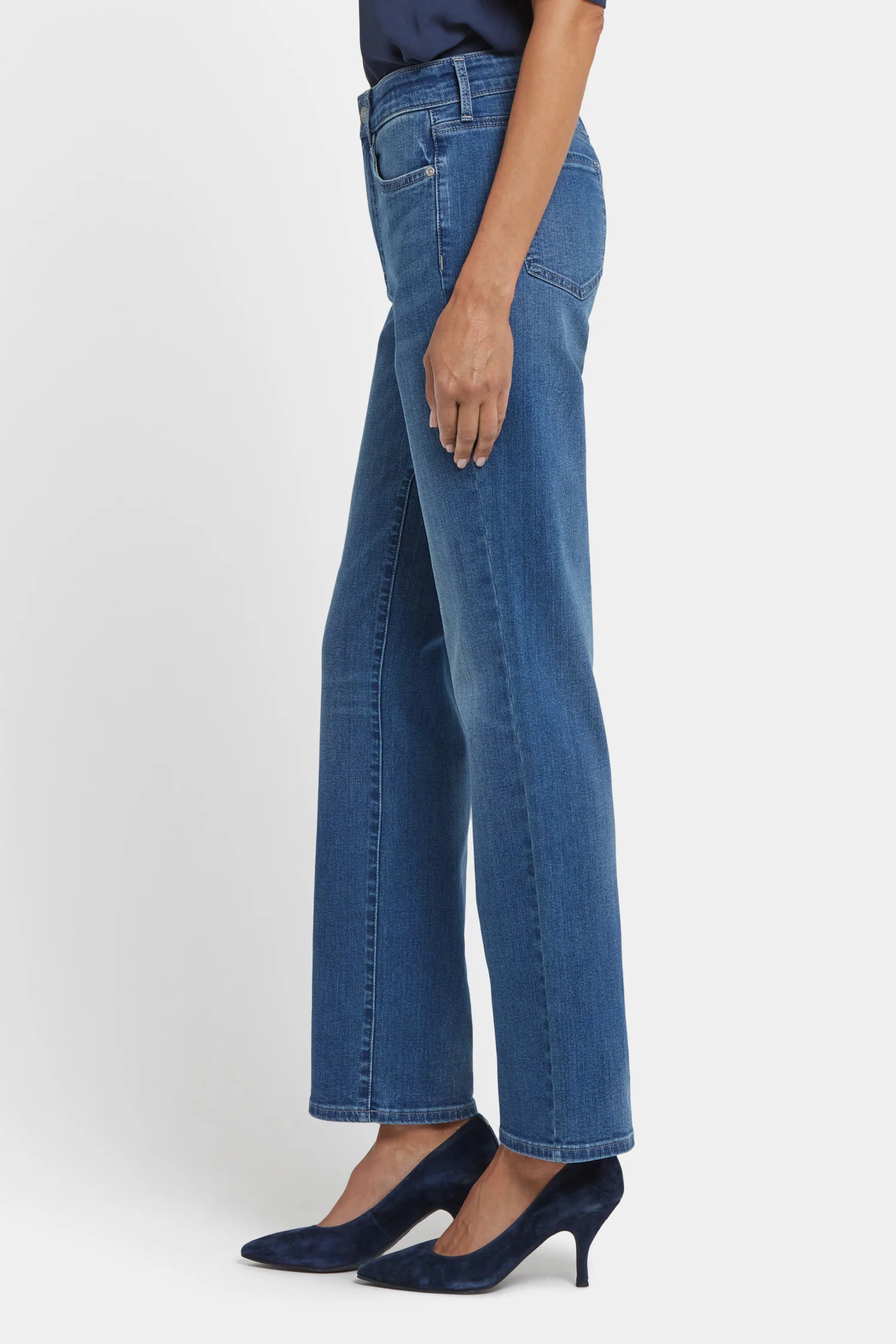 2630-marilyn-straight-jeans-lake-notre-dame-1.webp