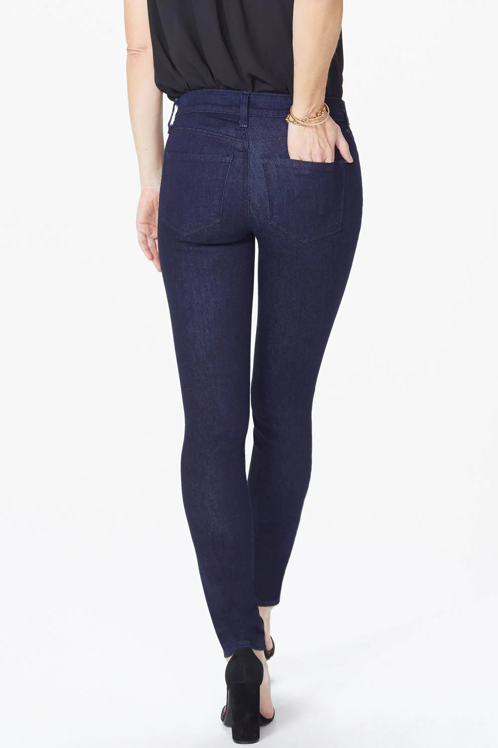 271-ami-skinny-jeans-in-petite-rinse-1.webp