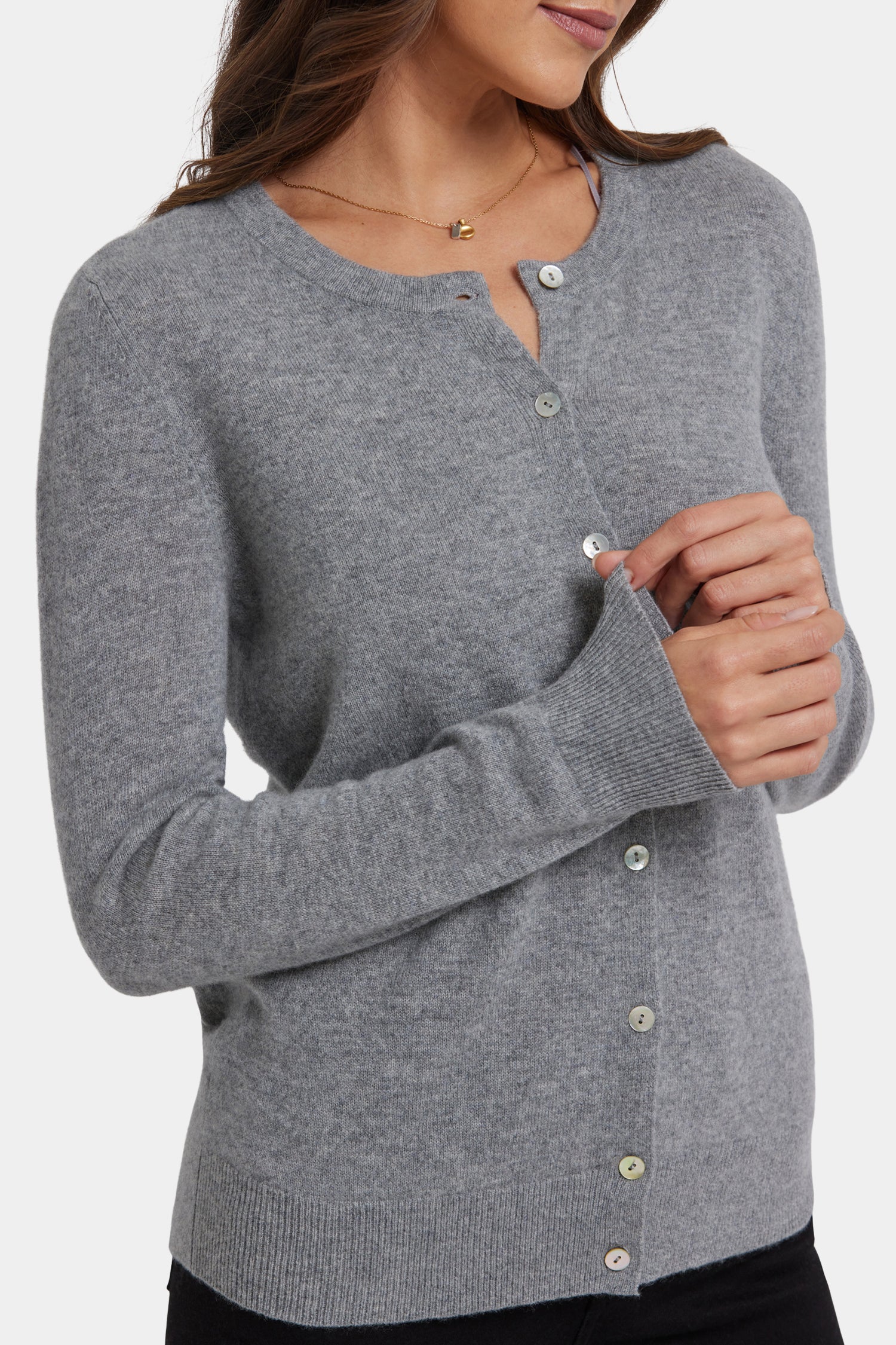 2758-cashmere-crewneck-cardigan-light-heather-grey-1.webp