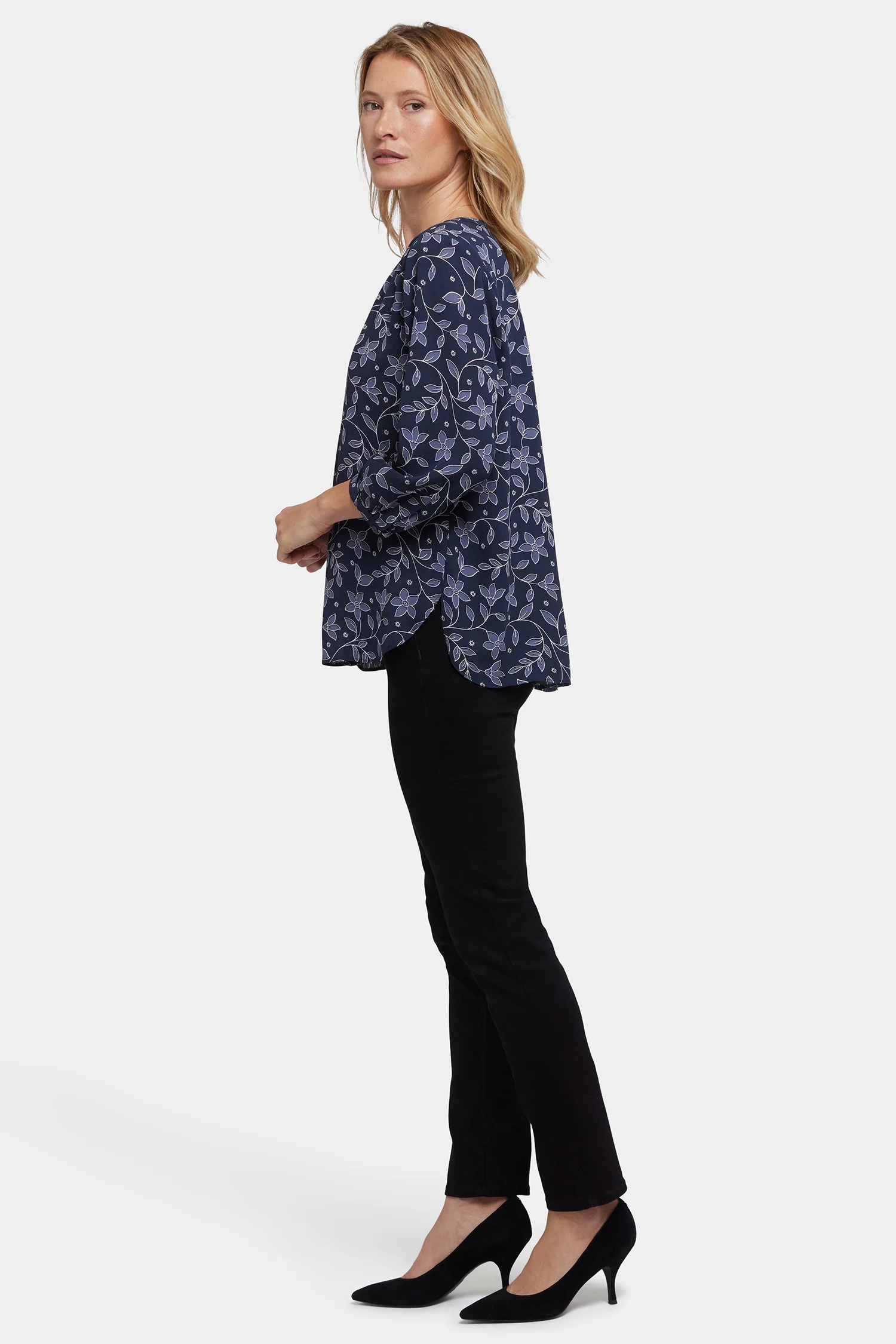 2840-pintuck-blouse-lisette-1.webp