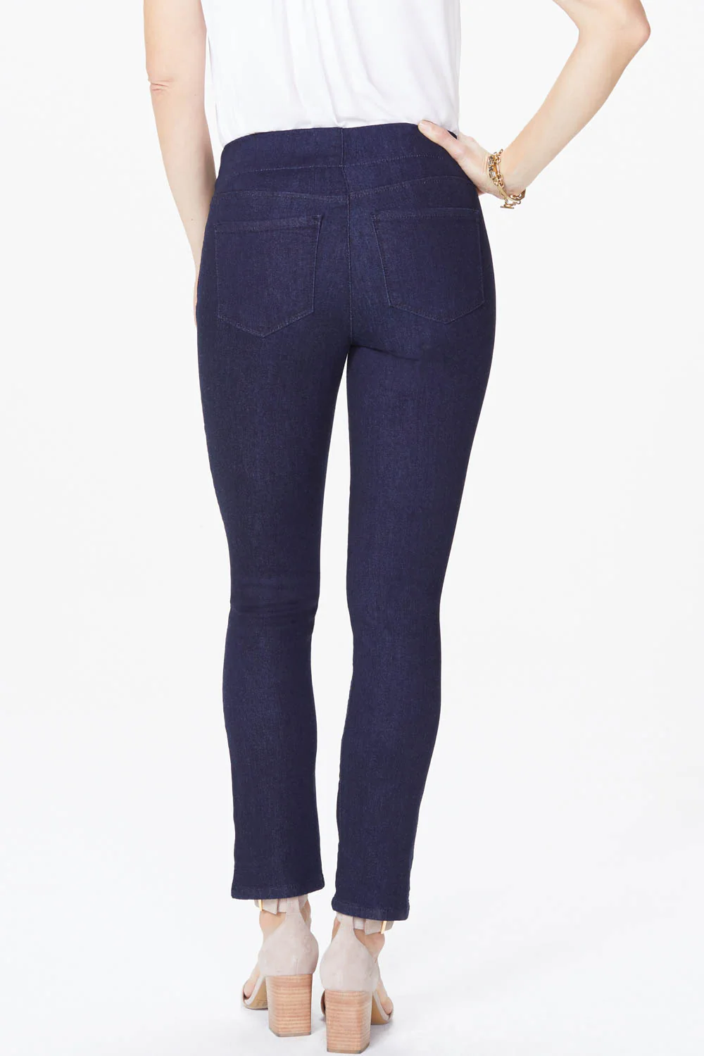 304-skinny-ankle-pull-on-jeans-in-petite-rinse-1.webp