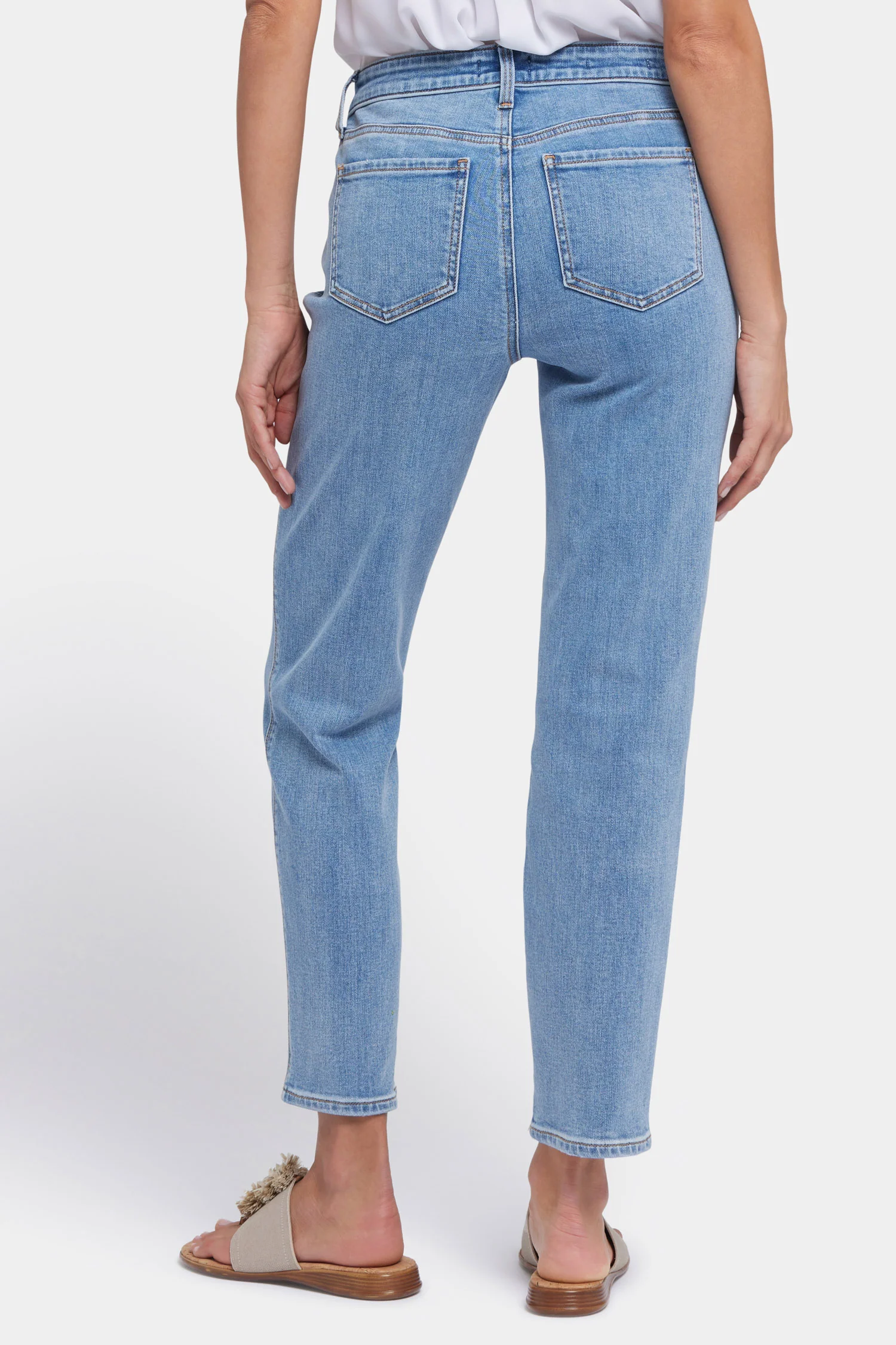 3068-stella-tapered-ankle-jeans-minorca-isle-1.webp