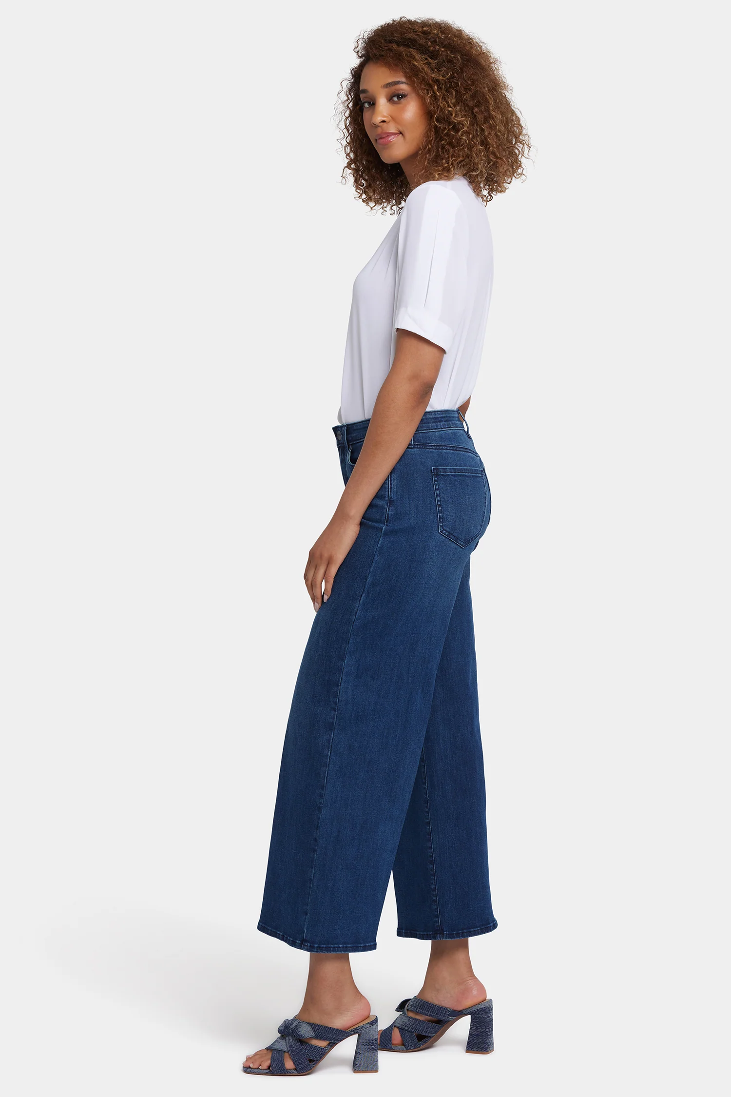 3170-brodi-wide-leg-ankle-jeans-ibiza-blues-1.webp