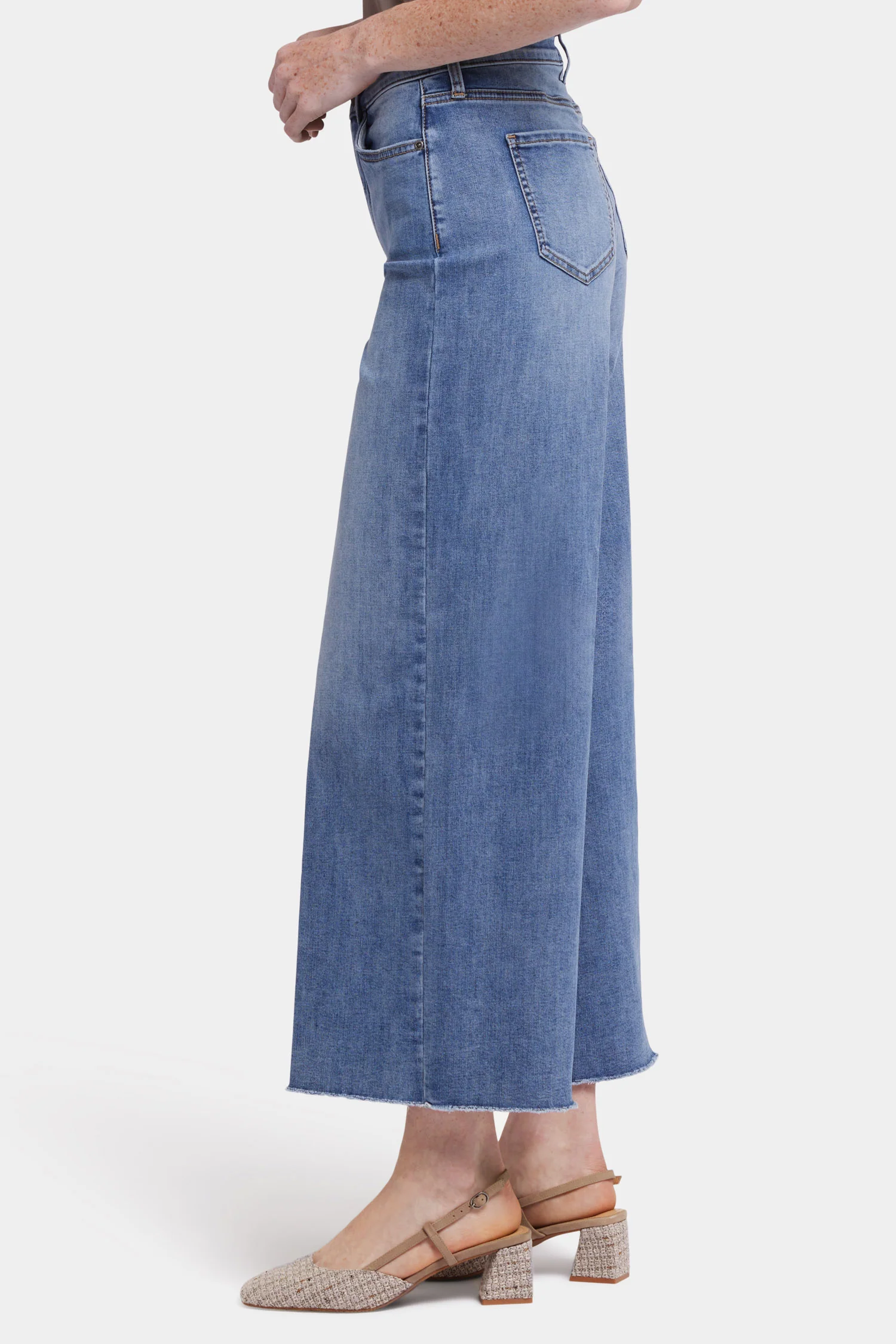 3190-brodi-wide-leg-ankle-jeans-barcelona-breeze-1.webp