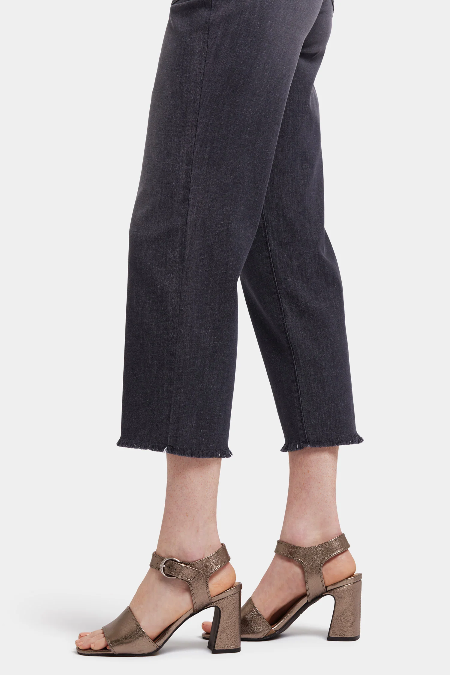 3226-relaxed-piper-crop-jeans-castile-dream-1.webp
