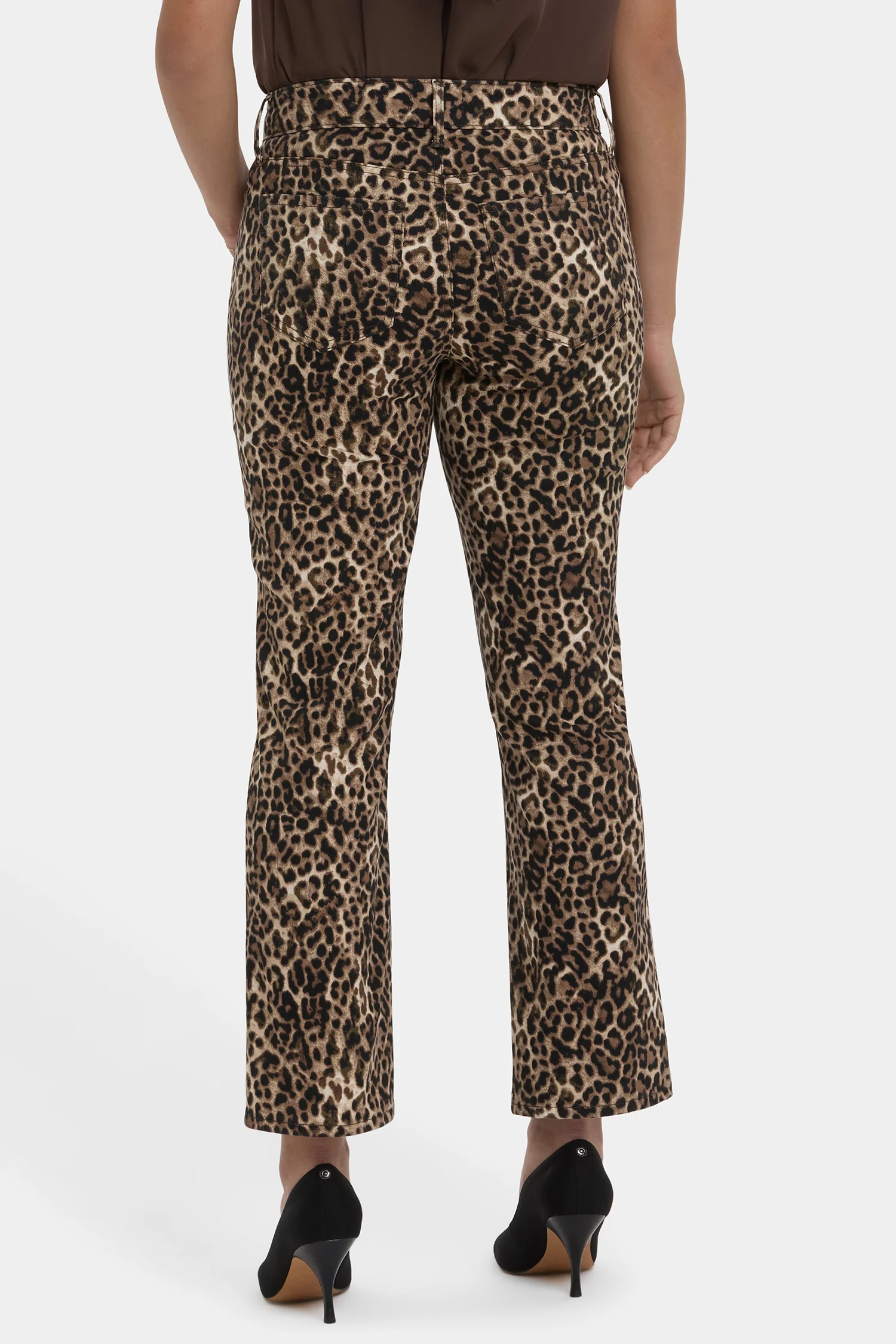 3383-marilyn-straight-ankle-jeans-savanna-leopard-1.webp
