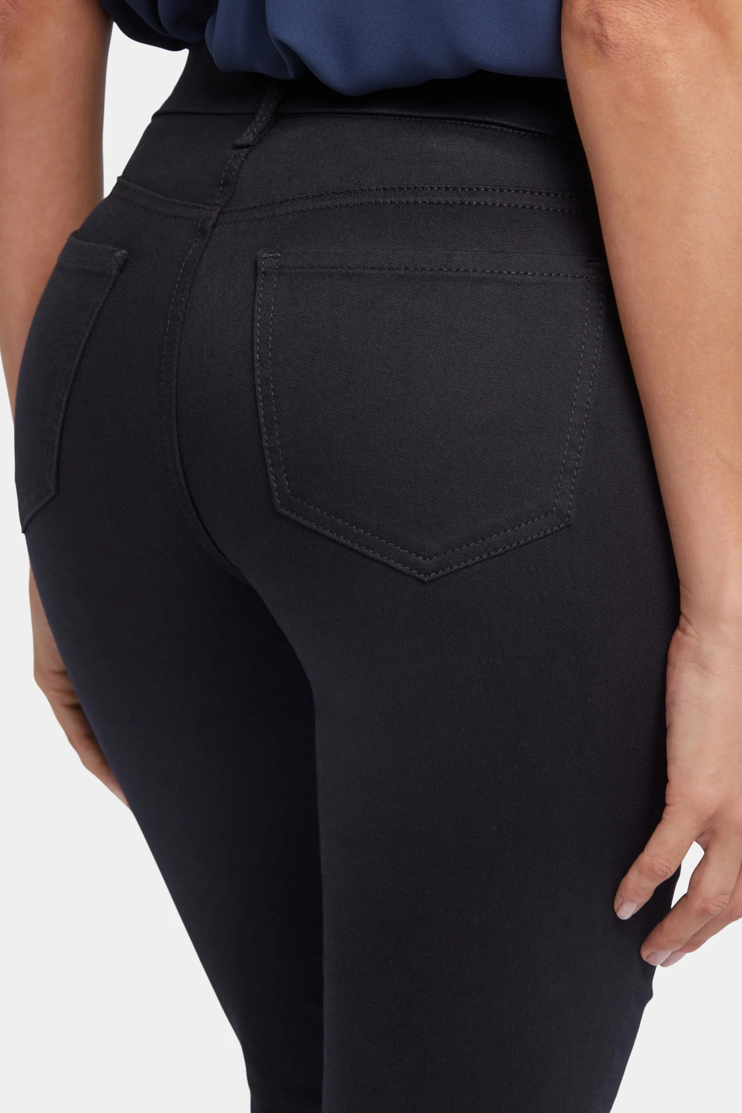 Waist-Matchâ¢ Marilyn Straight Crop Jeans - Black