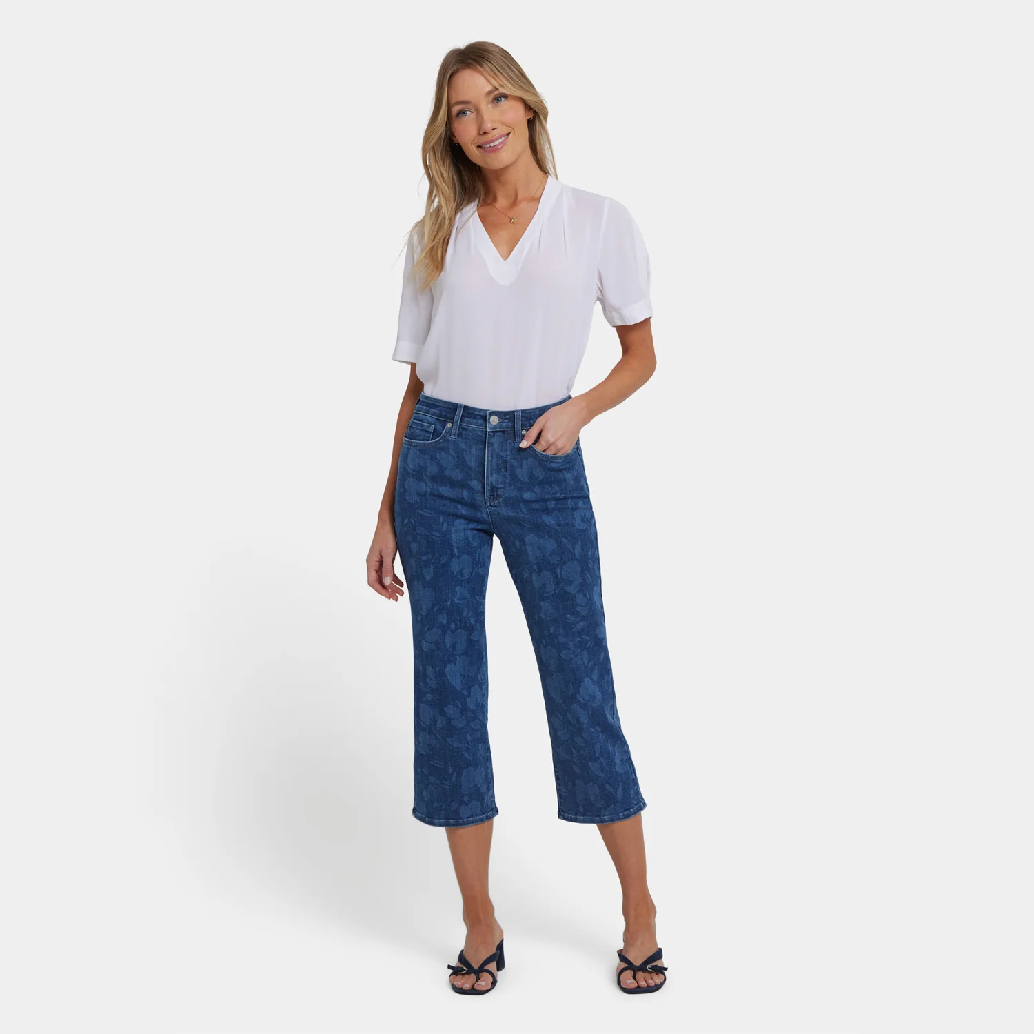 3572-joni-relaxed-capri-jeans-indigo-bella-1.webp