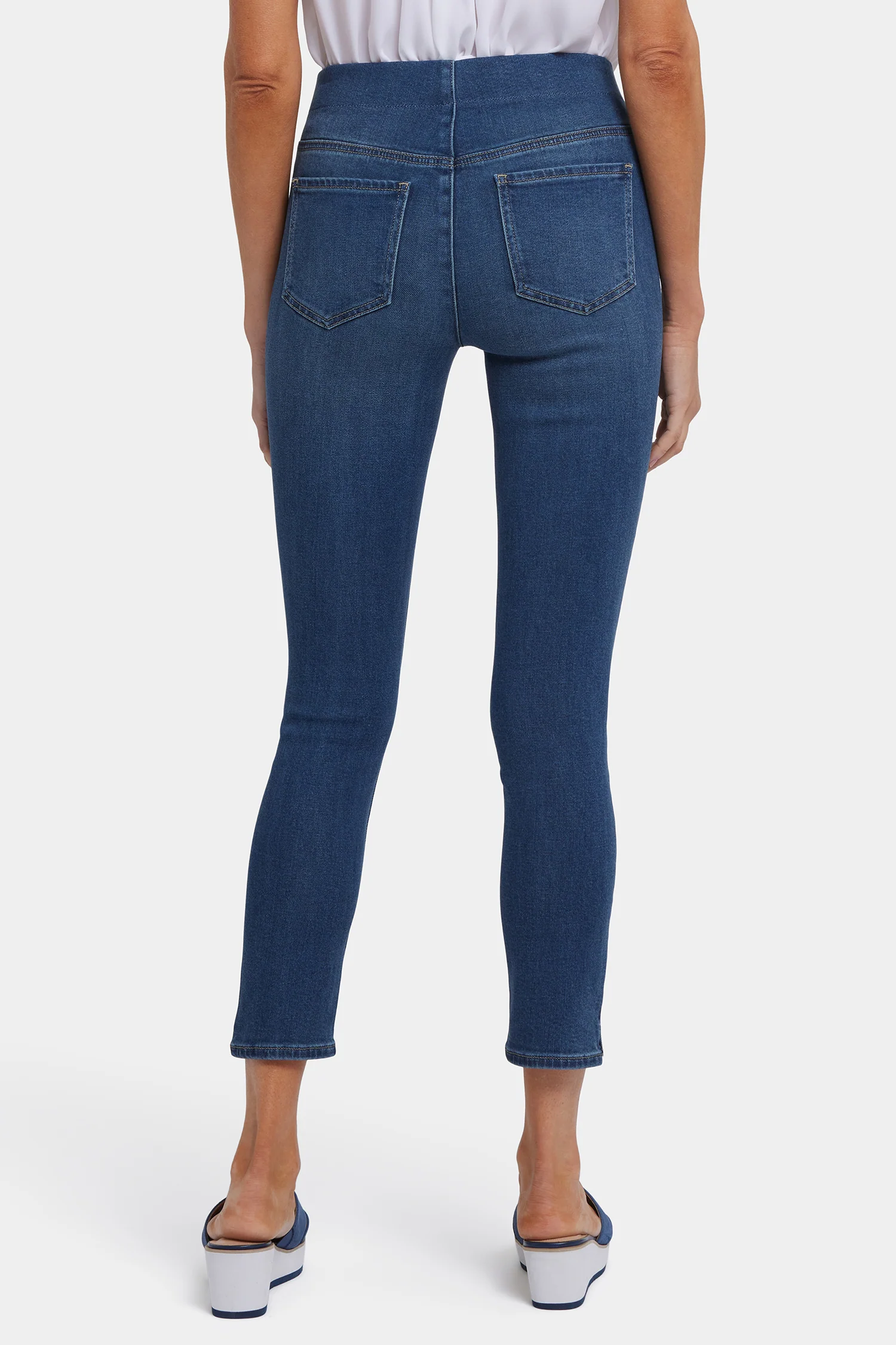3584-ami-skinny-ankle-pull-on-jeans-rio-rapids-1.webp