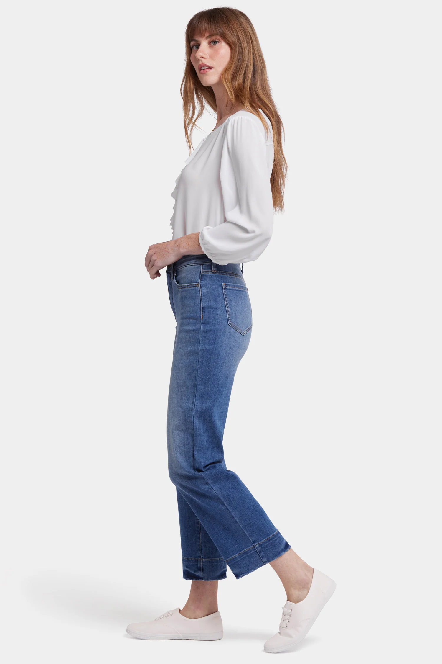 3644-bailey-relaxed-straight-ankle-jeans-bilbao-crest-1.webp