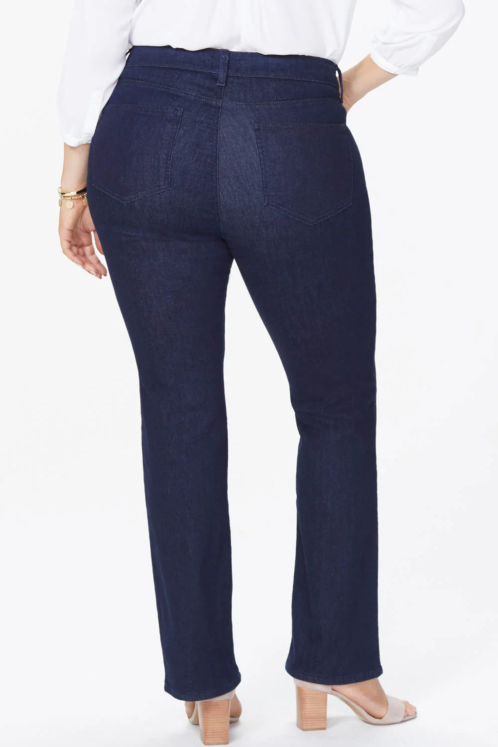 376-barbara-bootcut-jeans-in-plus-size-rinse-1.webp