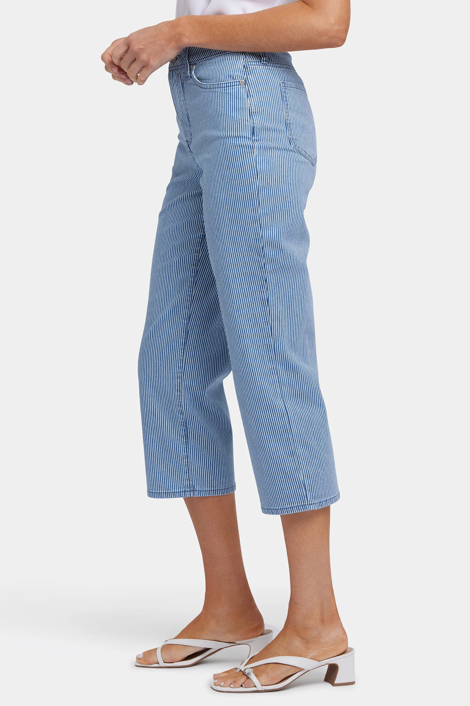 3825-joni-relaxed-capri-jeans-villa-vista-stripe-1.webp