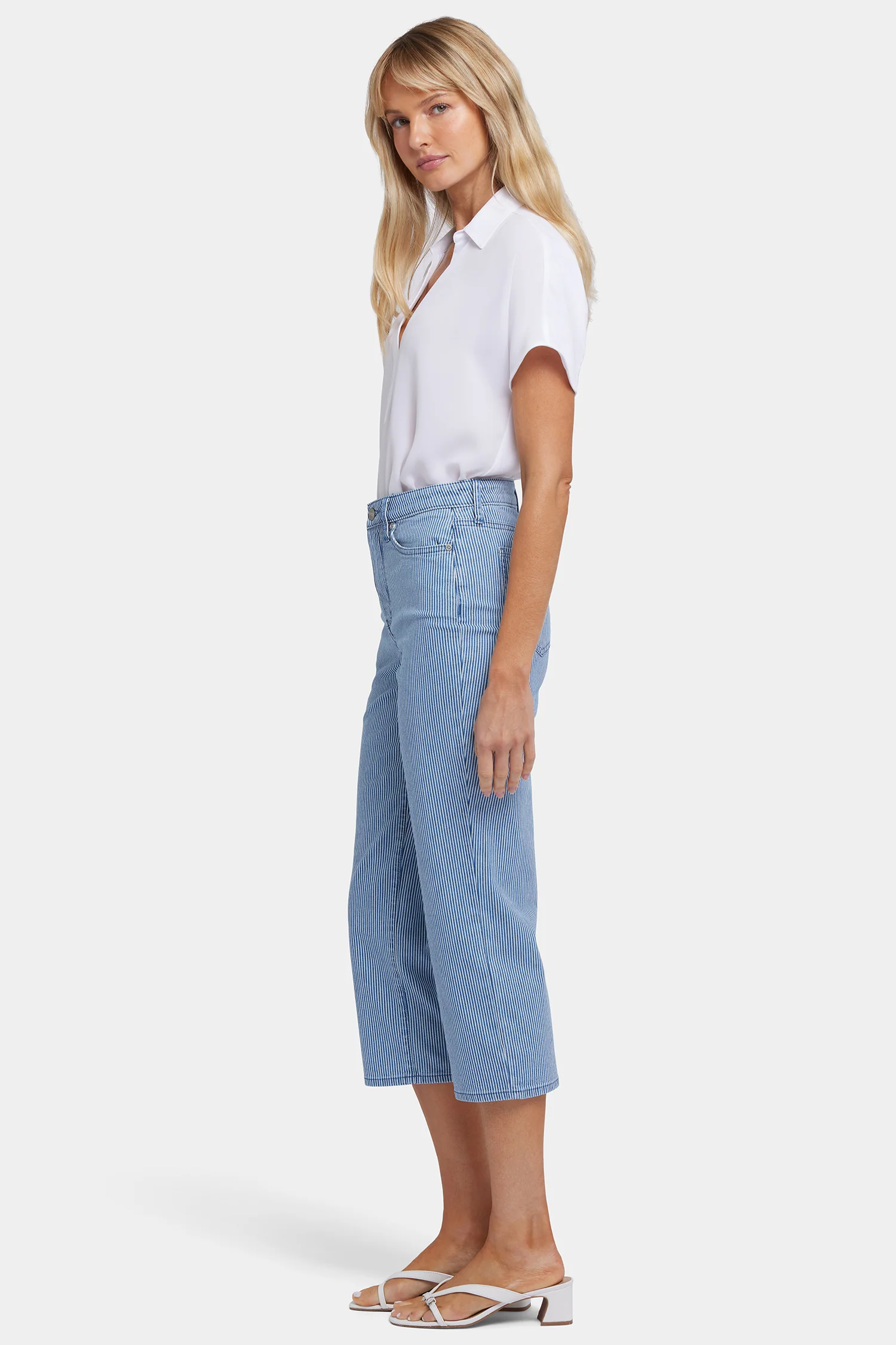 3825-joni-relaxed-capri-jeans-villa-vista-stripe-1.webp