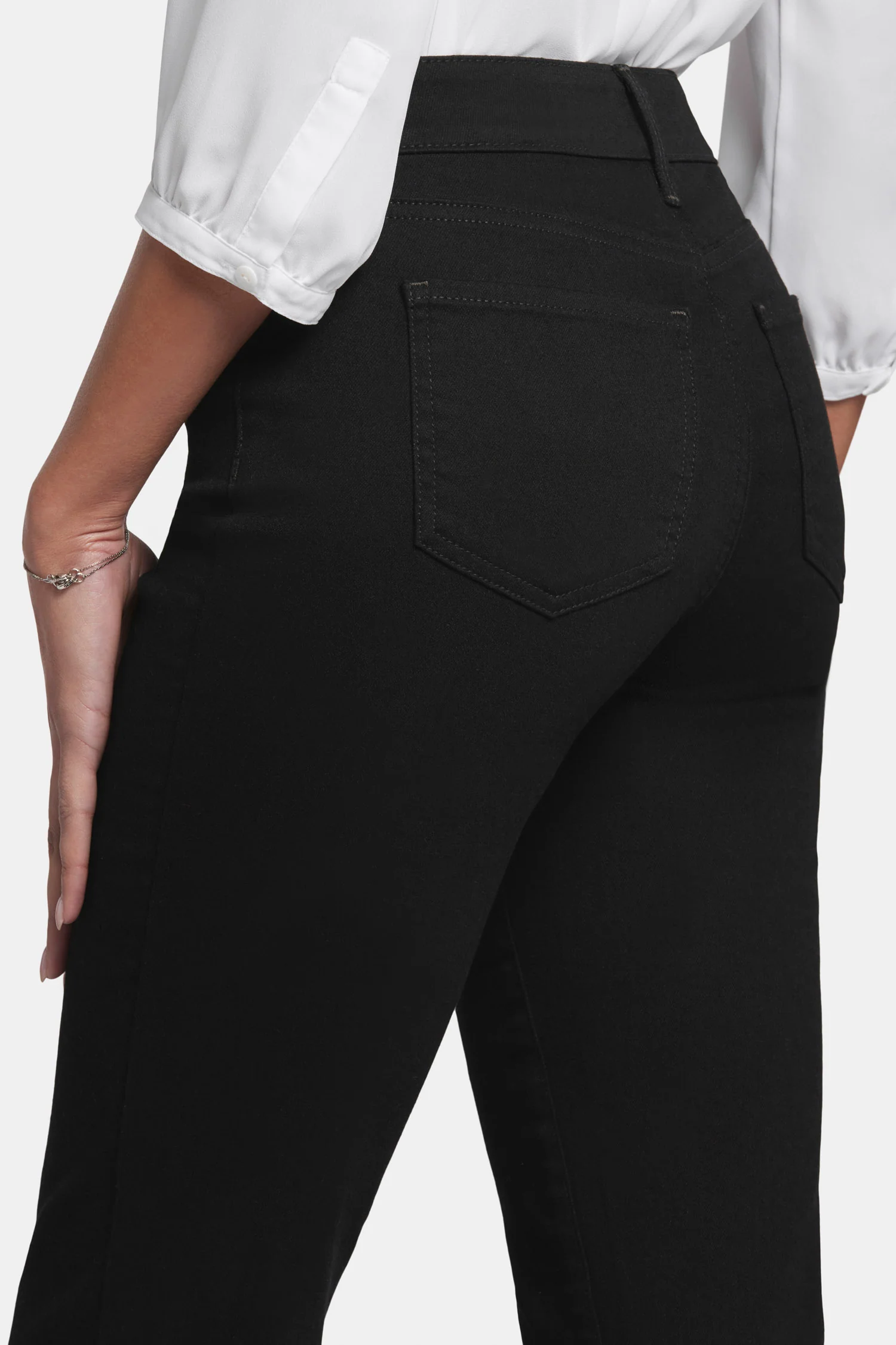 385-blake-slim-flared-jeans-black-1.webp